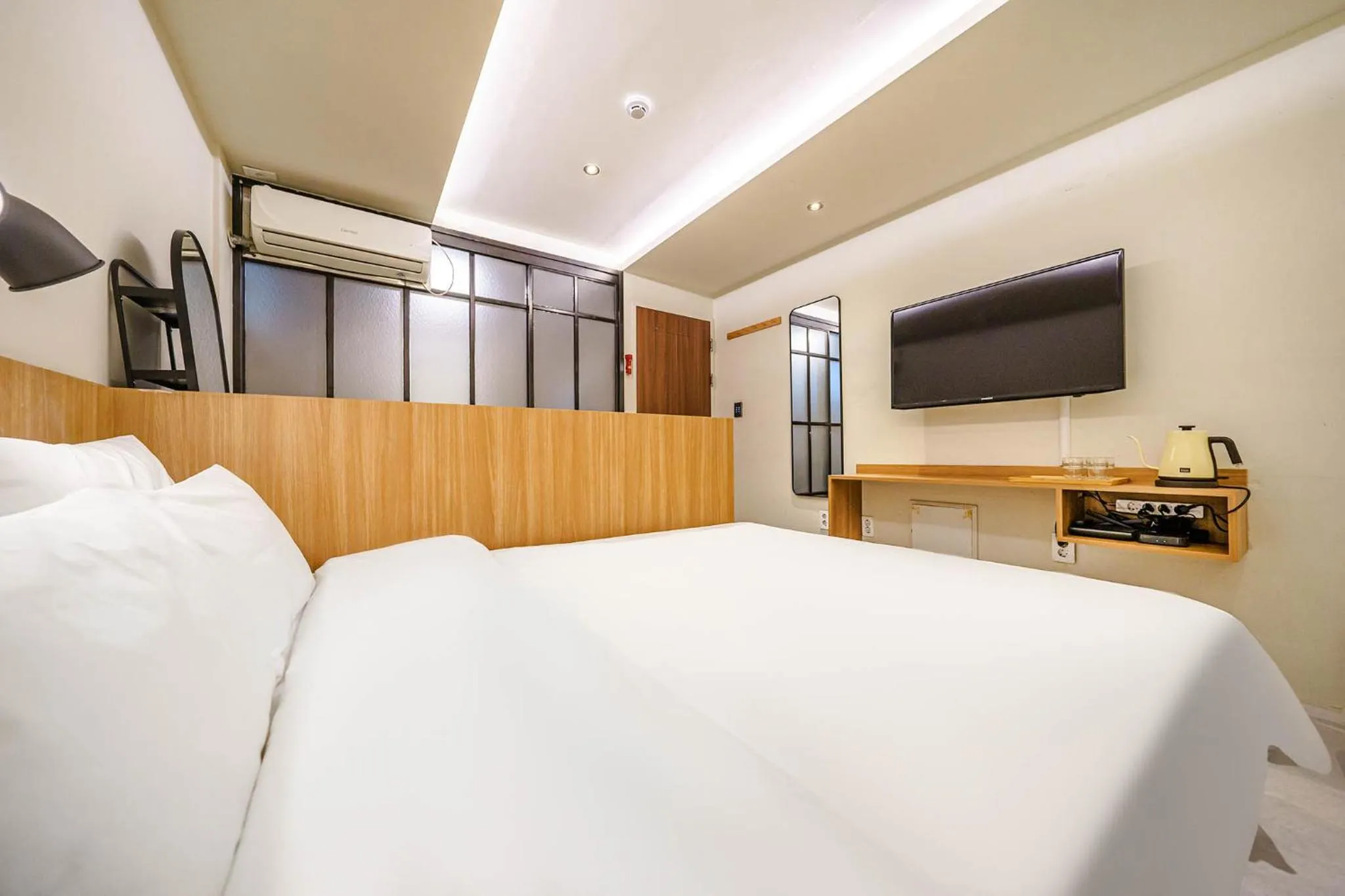 Bedroom, Bed in Hotel Less Seoul