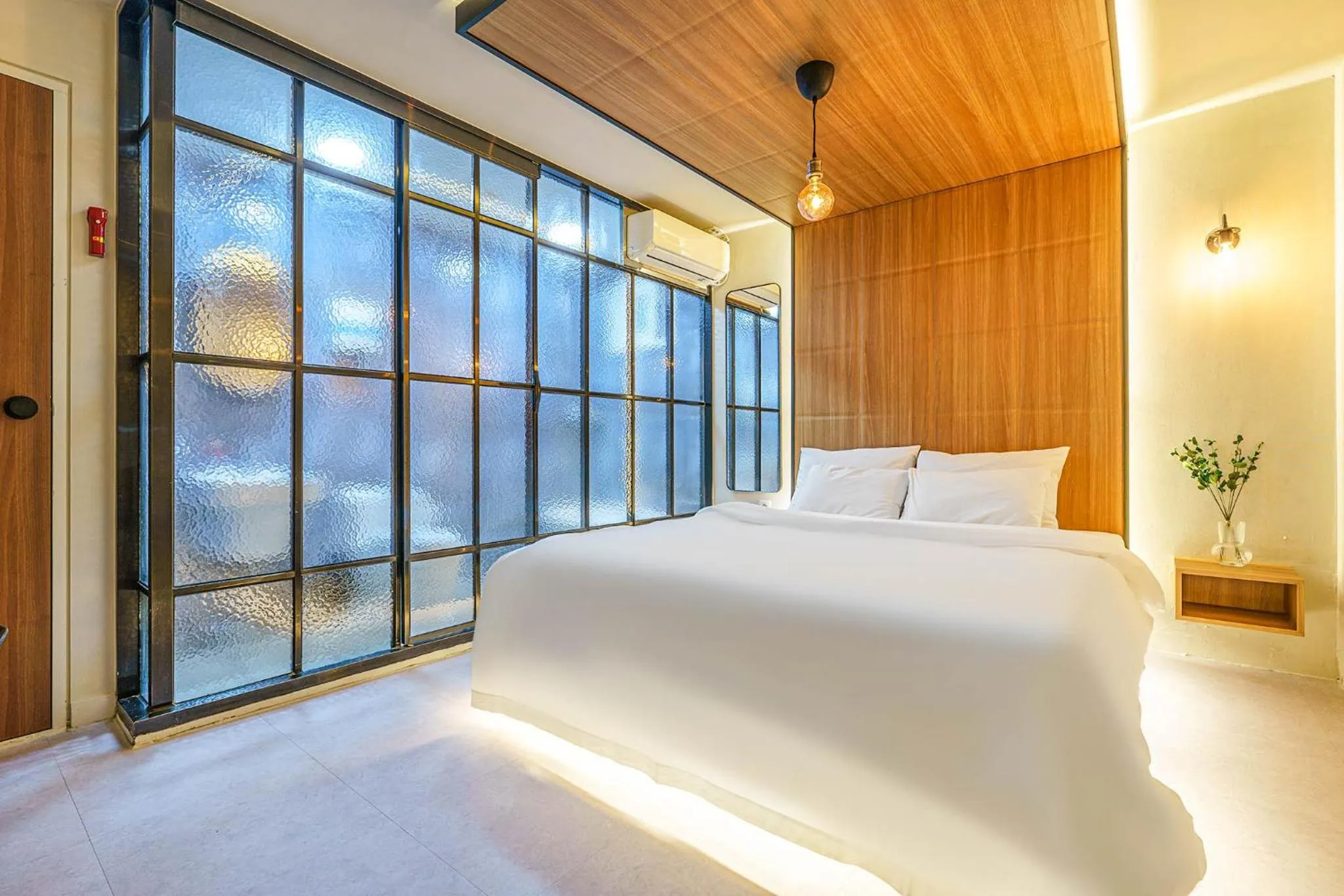 Bedroom, Bed in Hotel Less Seoul