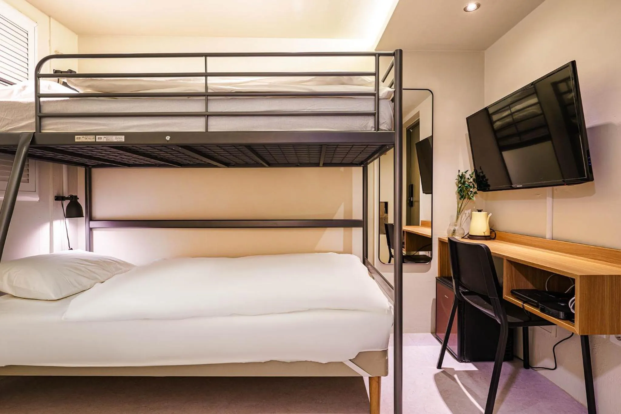 bunk bed, Bed in Hotel Less Seoul