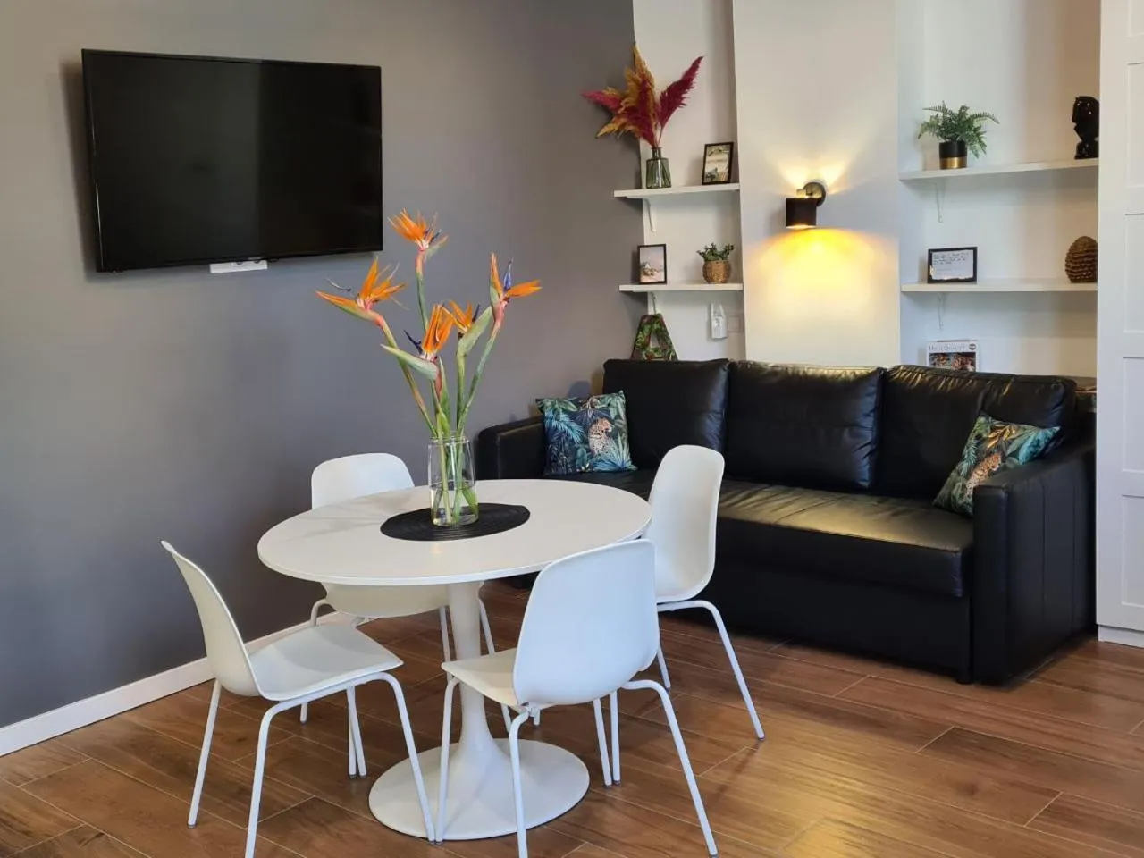 Communal lounge/ TV room in Hlius Brand New Apartments