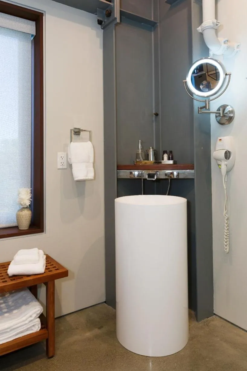 Bed and Barrel at Stonehouse Cellars