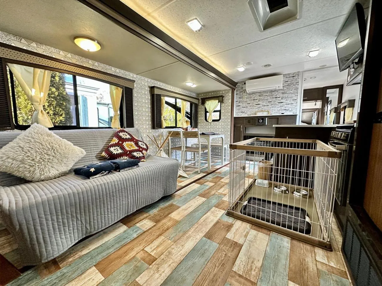 Trailer Type Family - single occupancy - Pet Friendly in Ufufu Village