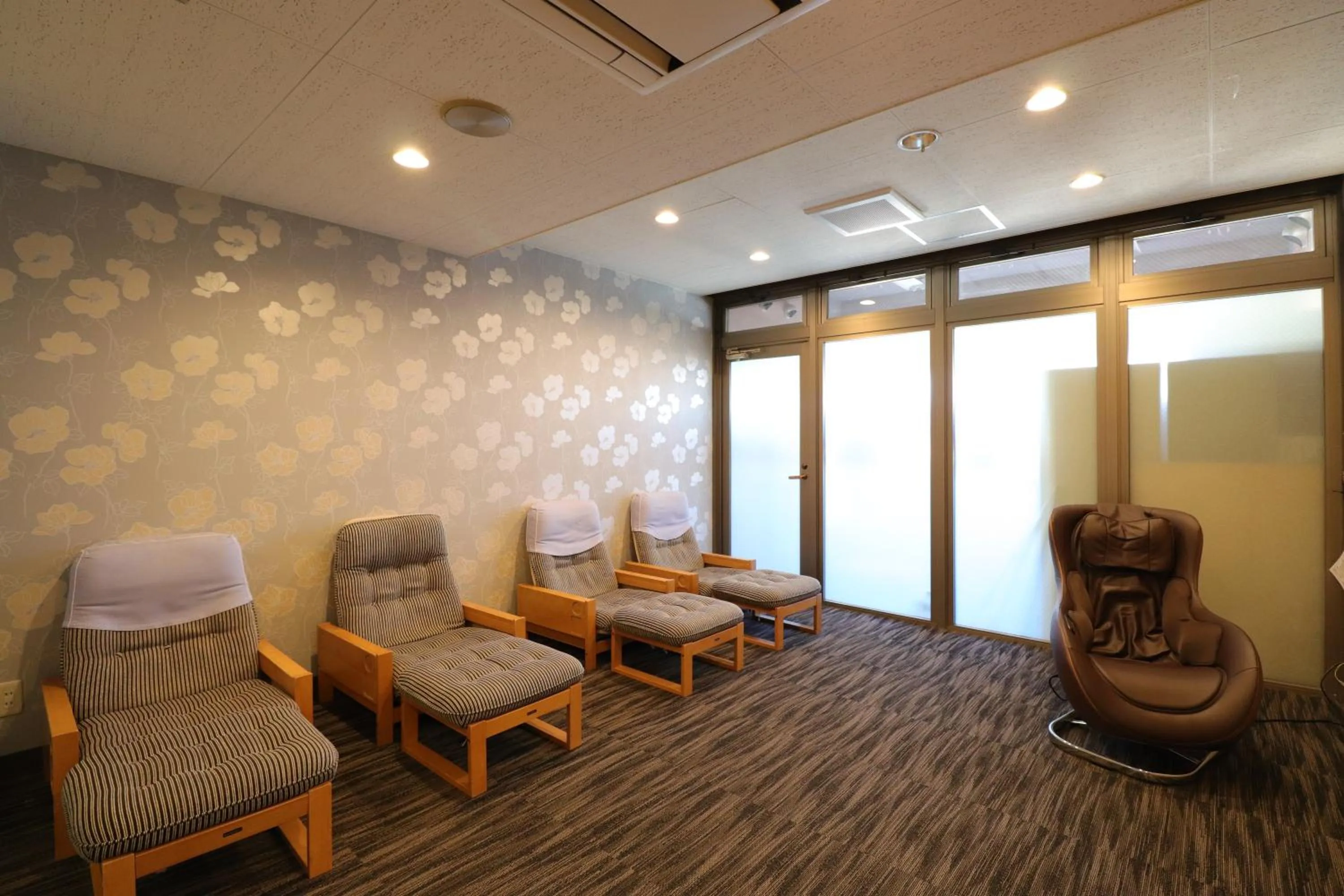 Public Bath in Silk Hotel Annex