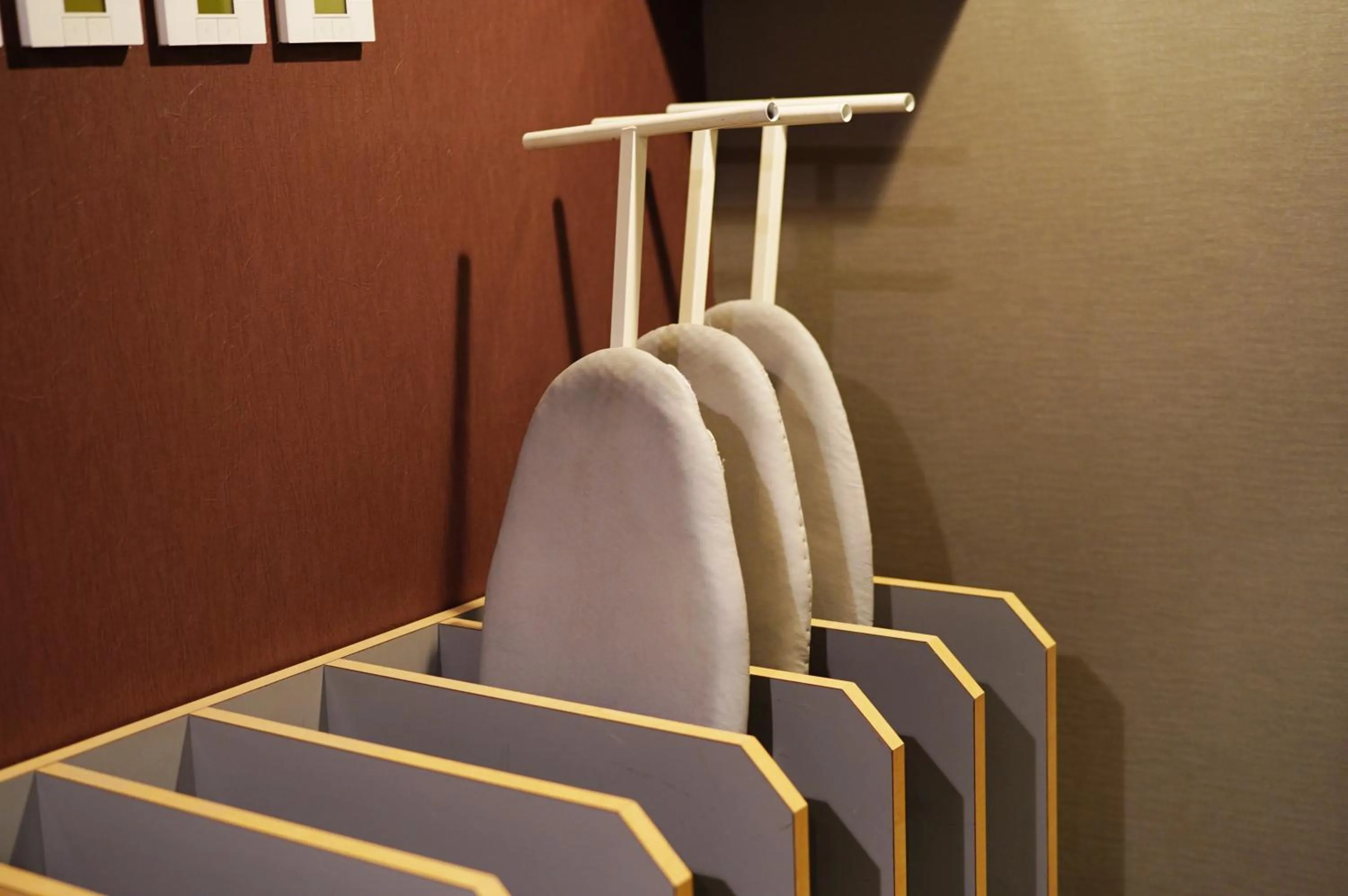 trouser press in Silk Hotel Annex