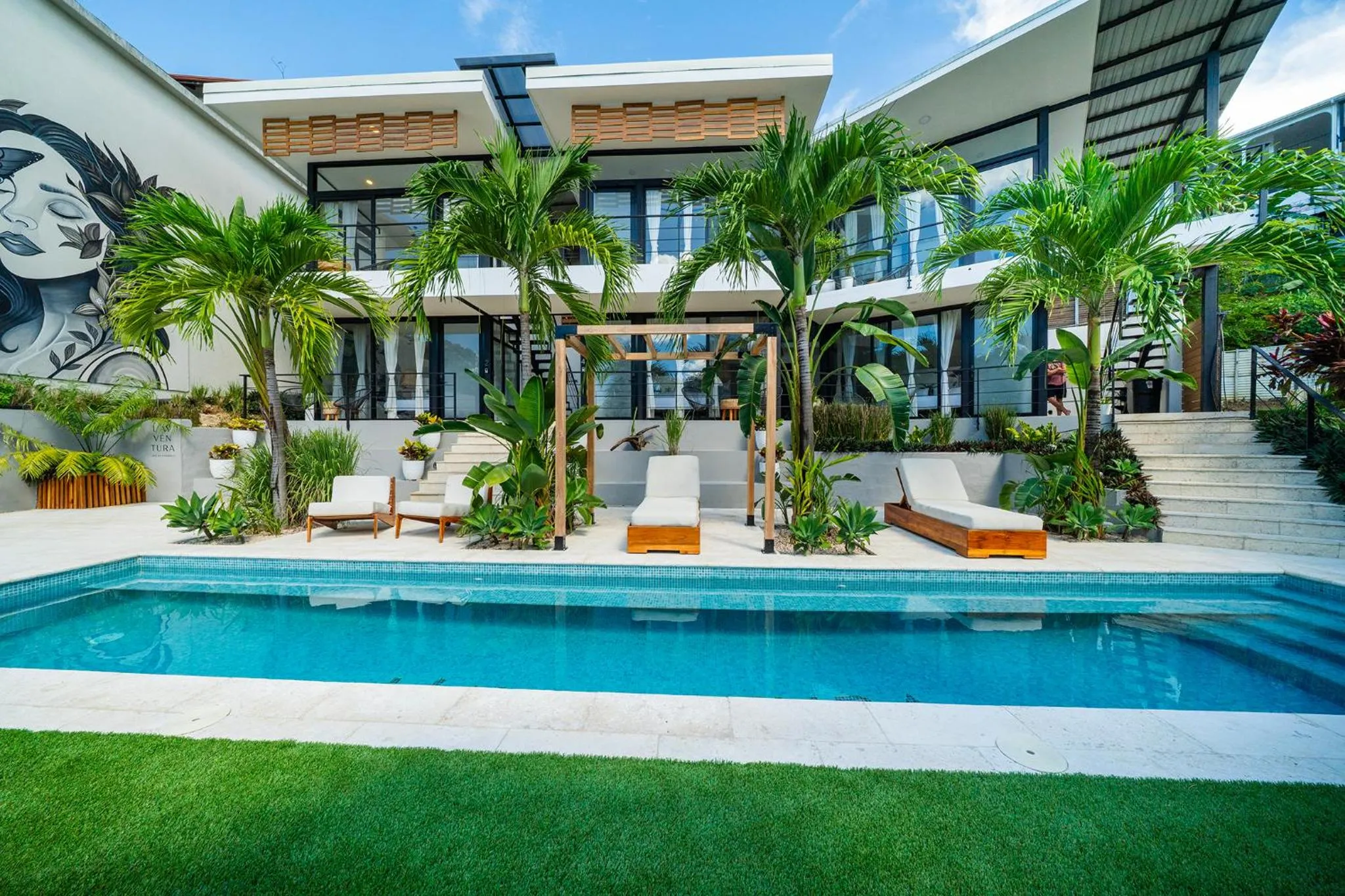 Property building in L'Avventura