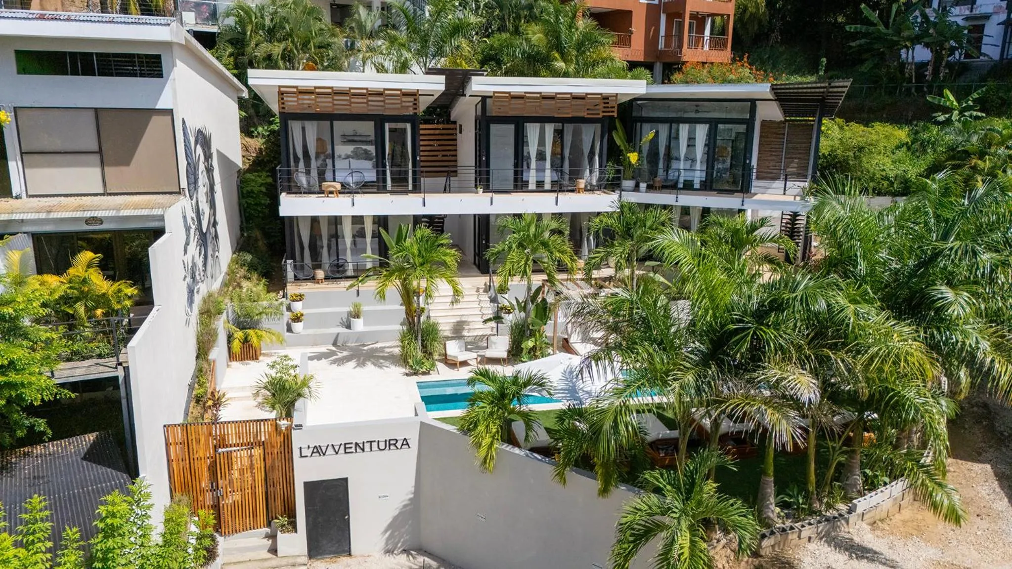 Property building in L'Avventura