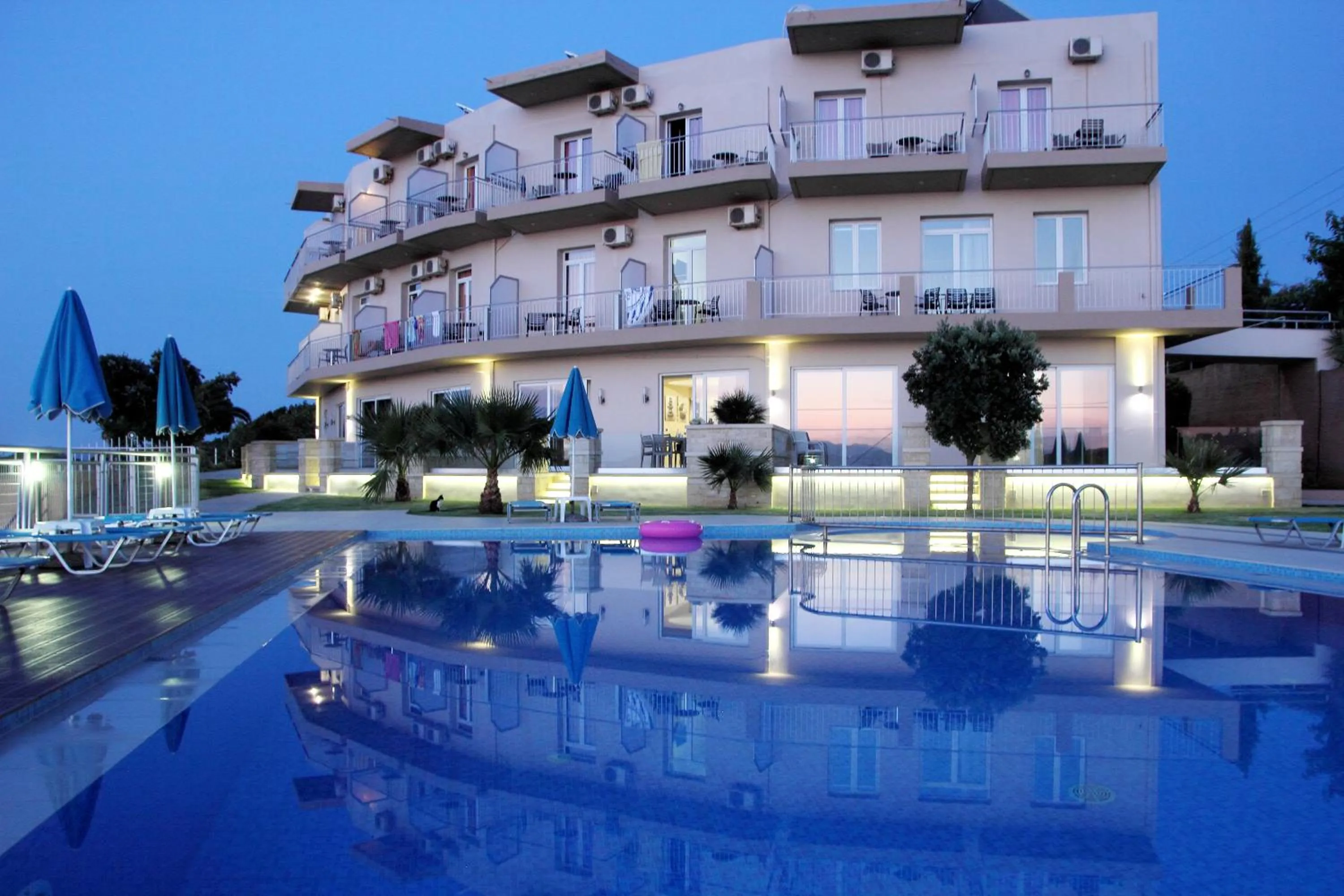 Facade/entrance in Renieris Hotel