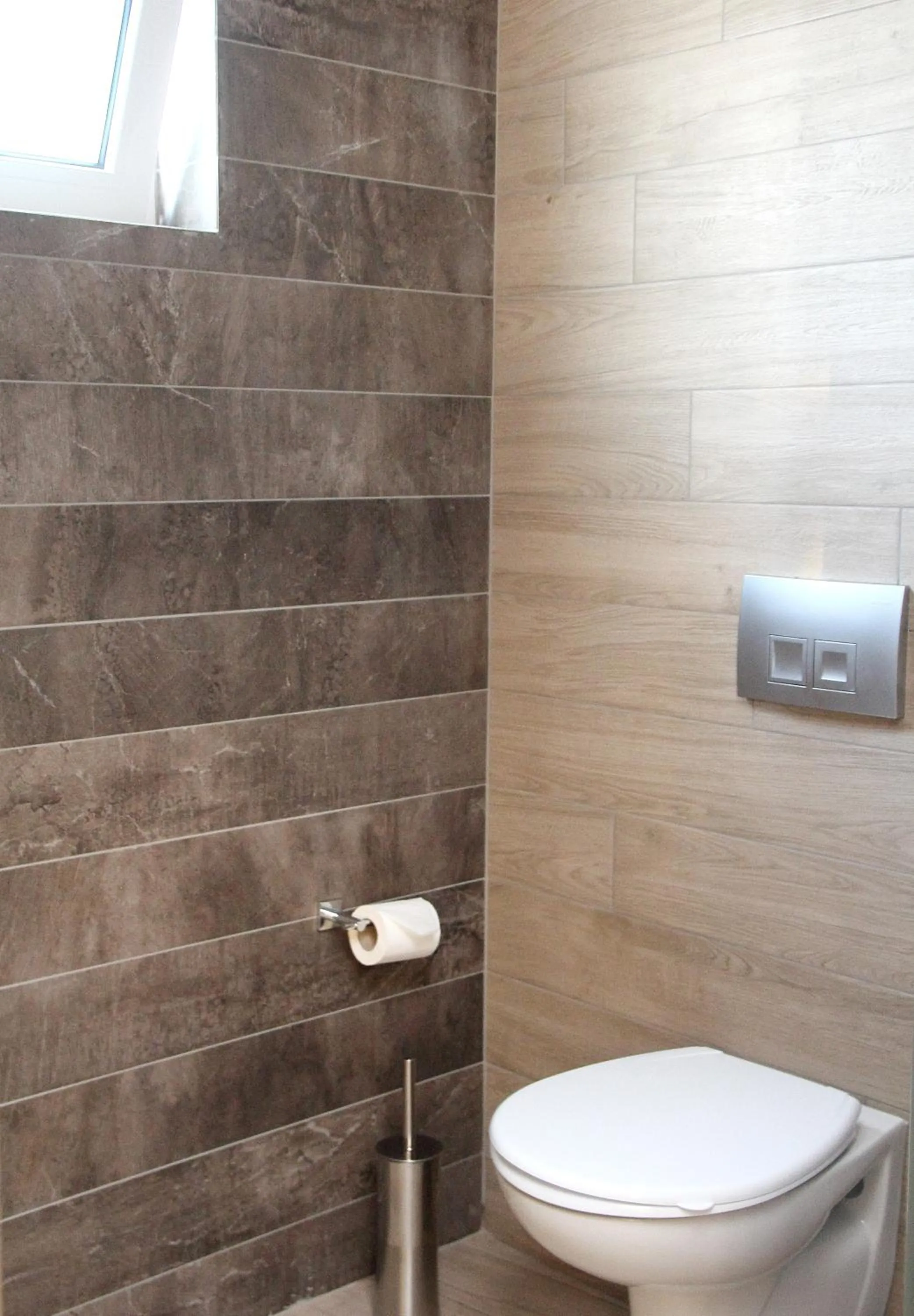 Bathroom in Renieris Hotel