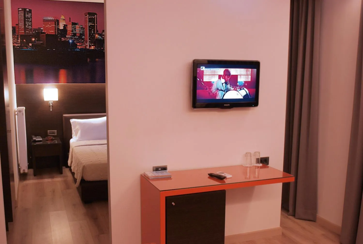 TV and multimedia, Bed in Athens City Hotel