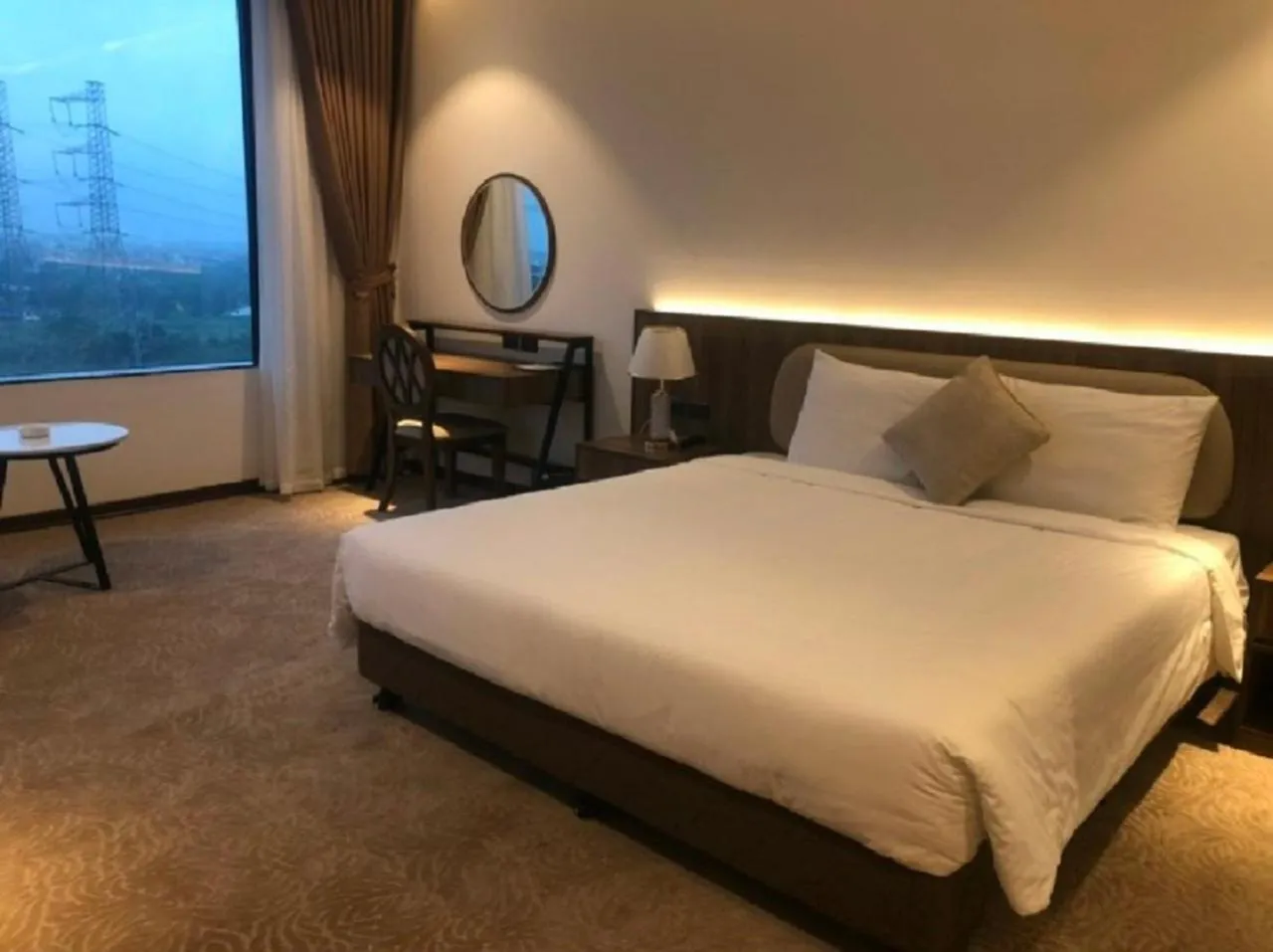 Bed in Quynh Trang Hung Yen Hotel
