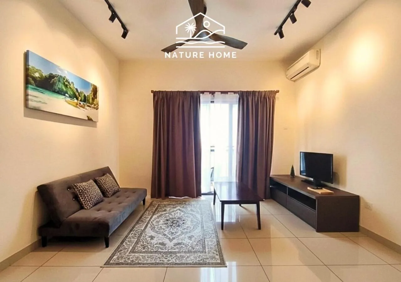 TV and multimedia in Nature Home - Swiss Garden Resort Residences - Weekend Free Breakfast