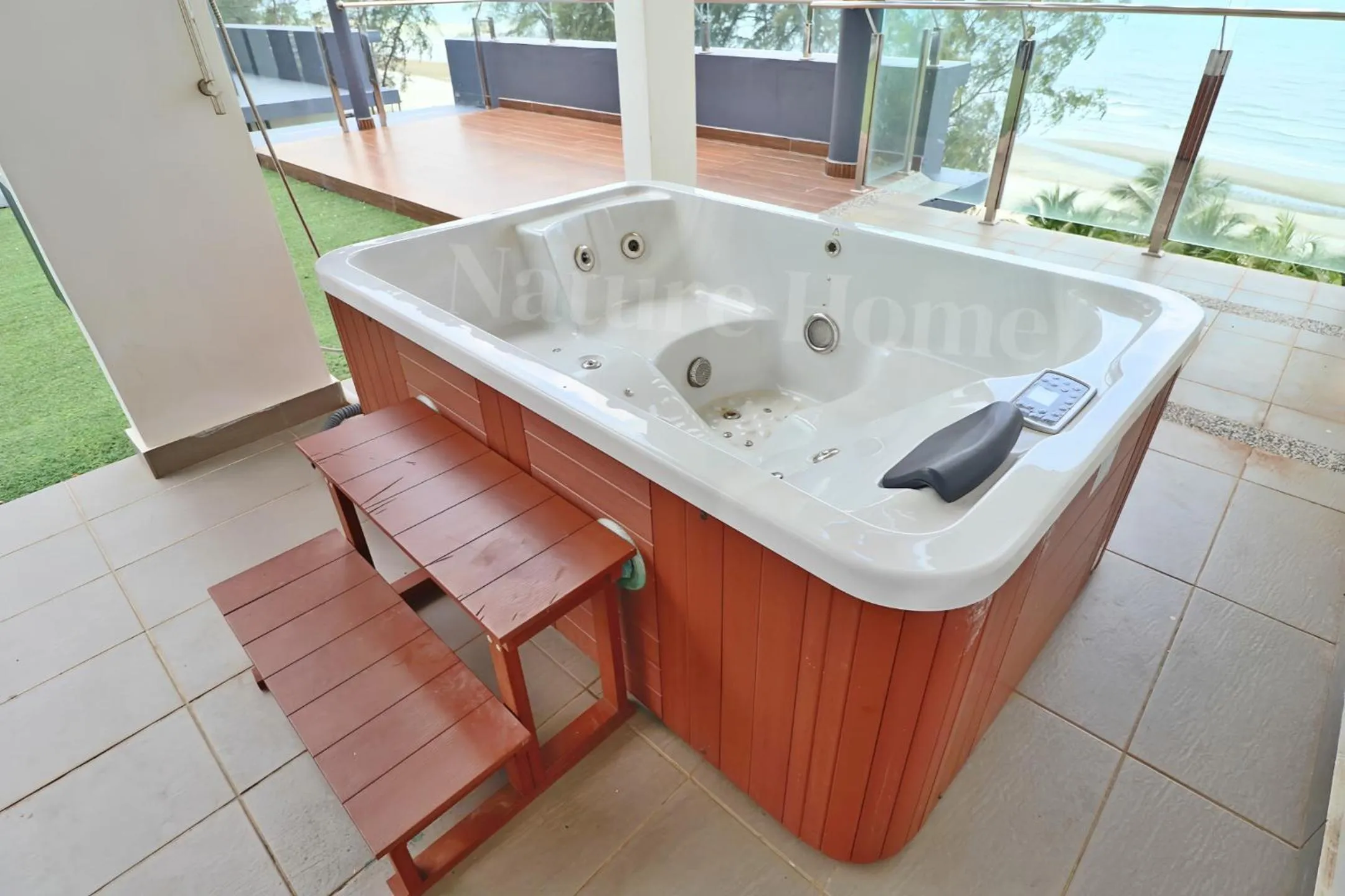Hot Tub in Nature Home - Swiss Garden Resort Residences - Weekend Free Breakfast