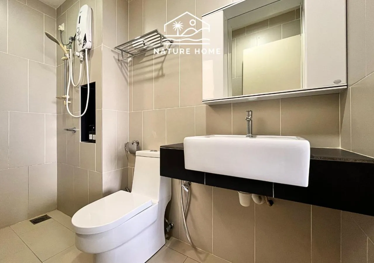 Shower in Nature Home - Swiss Garden Resort Residences - Weekend Free Breakfast