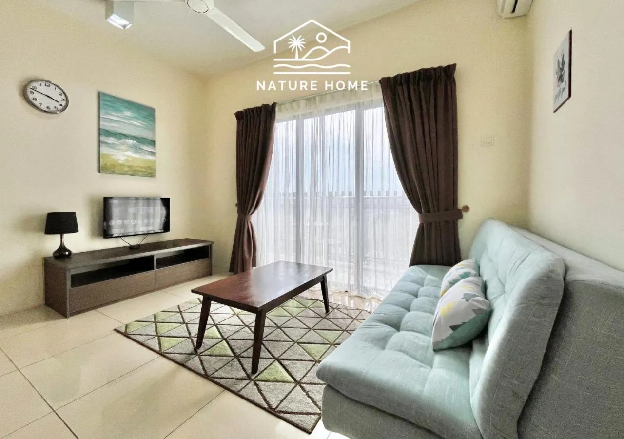 TV and multimedia in Nature Home - Swiss Garden Resort Residences - Weekend Free Breakfast