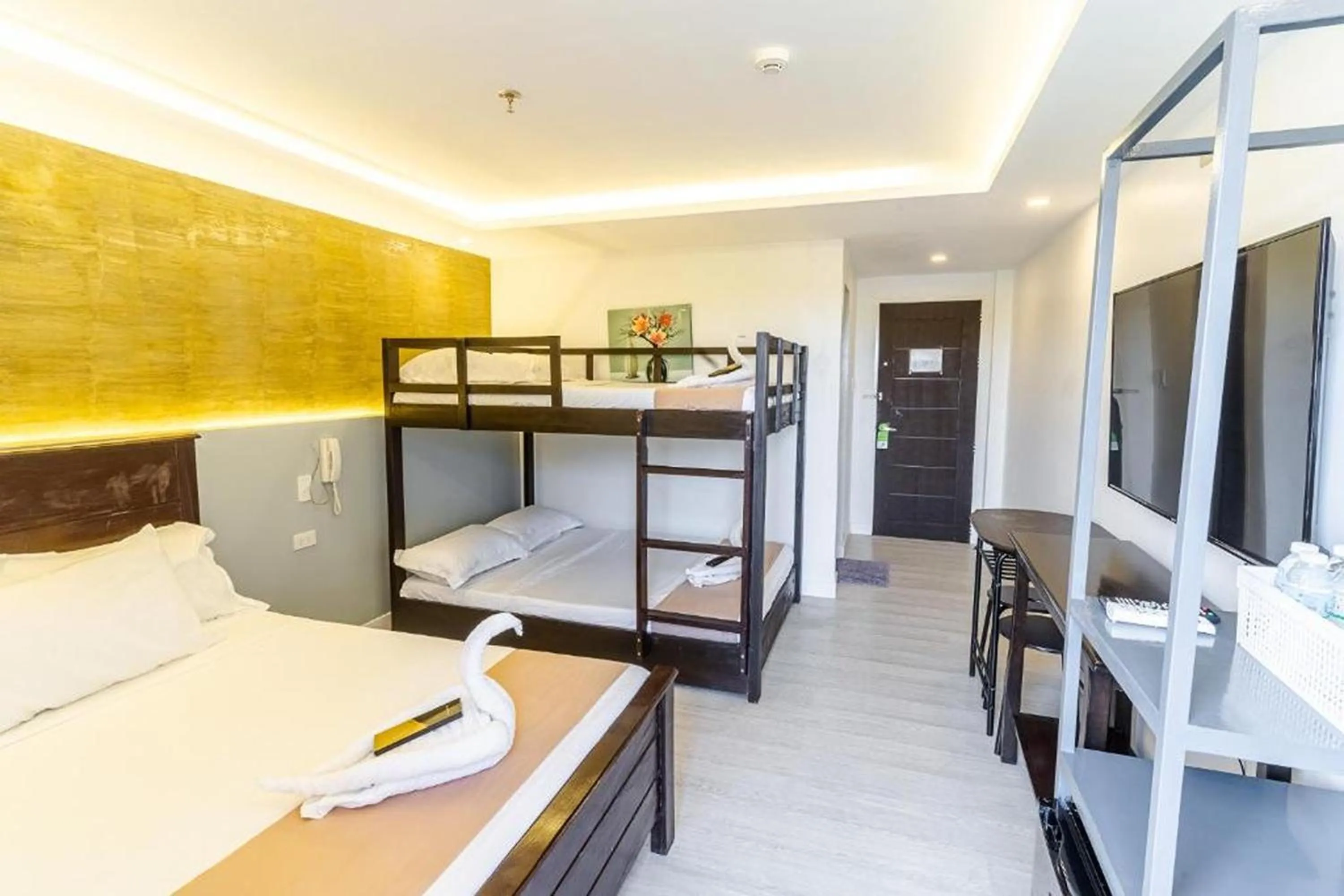 Bedroom, Bed in Spotlight Hotel near Hundred Islands Wharf