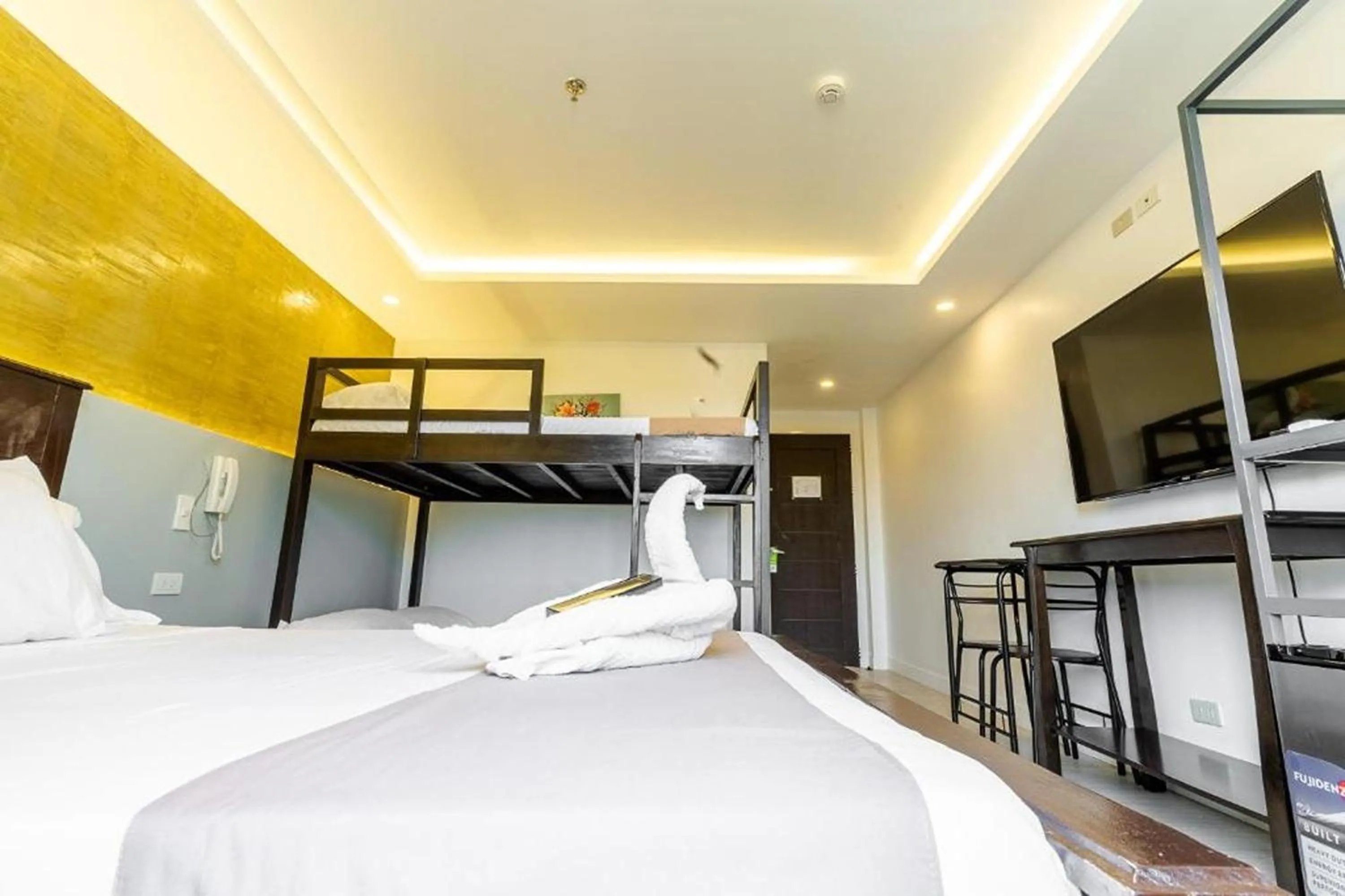 Bedroom, Bed in Spotlight Hotel near Hundred Islands Wharf
