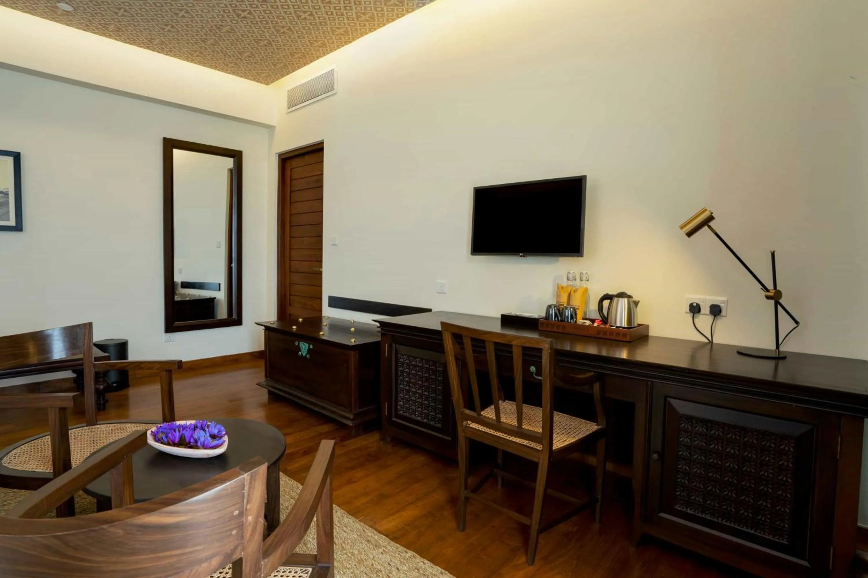 TV and multimedia in Rivora Heights