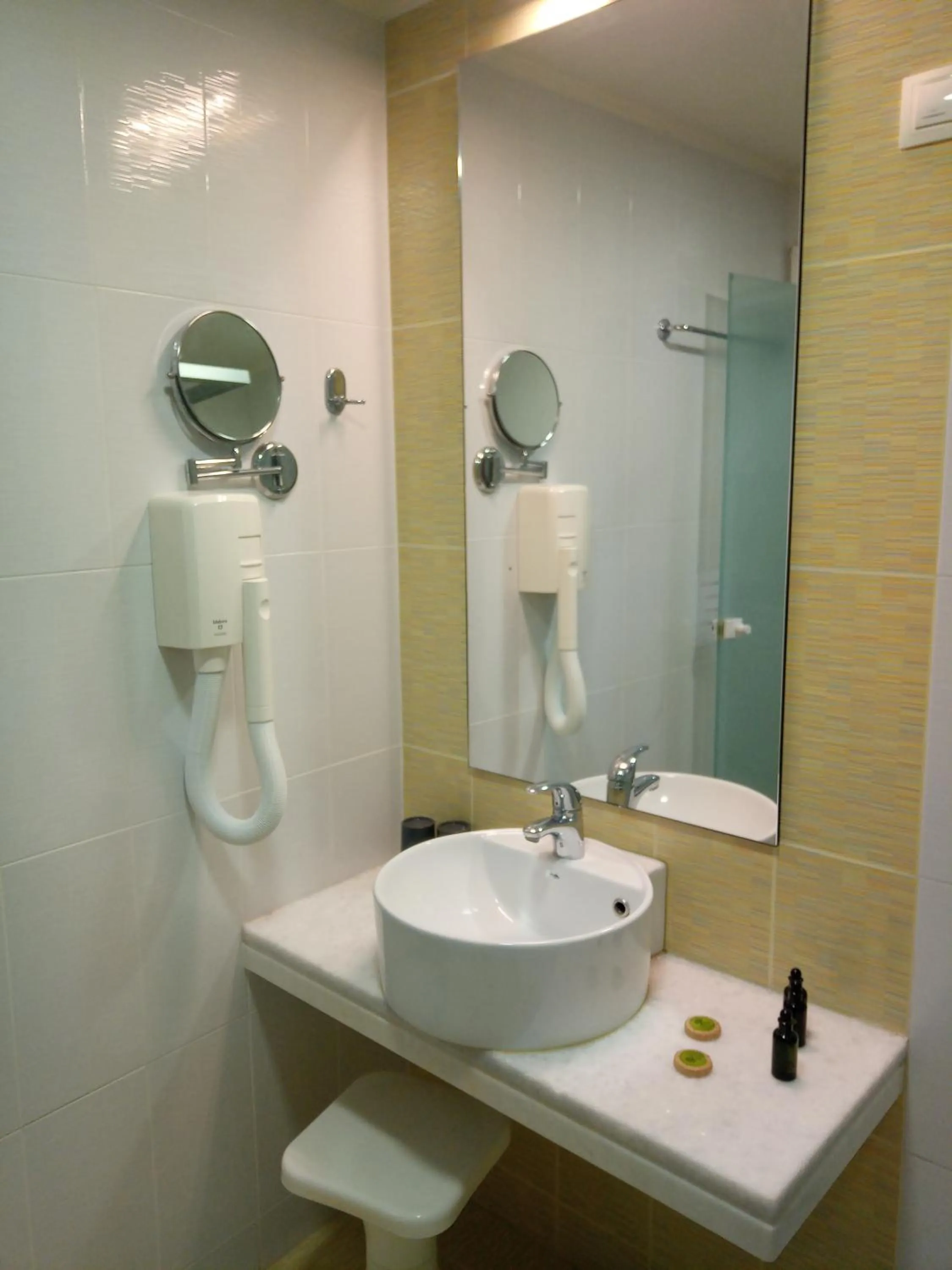 Bathroom in Horizon Beach Hotel