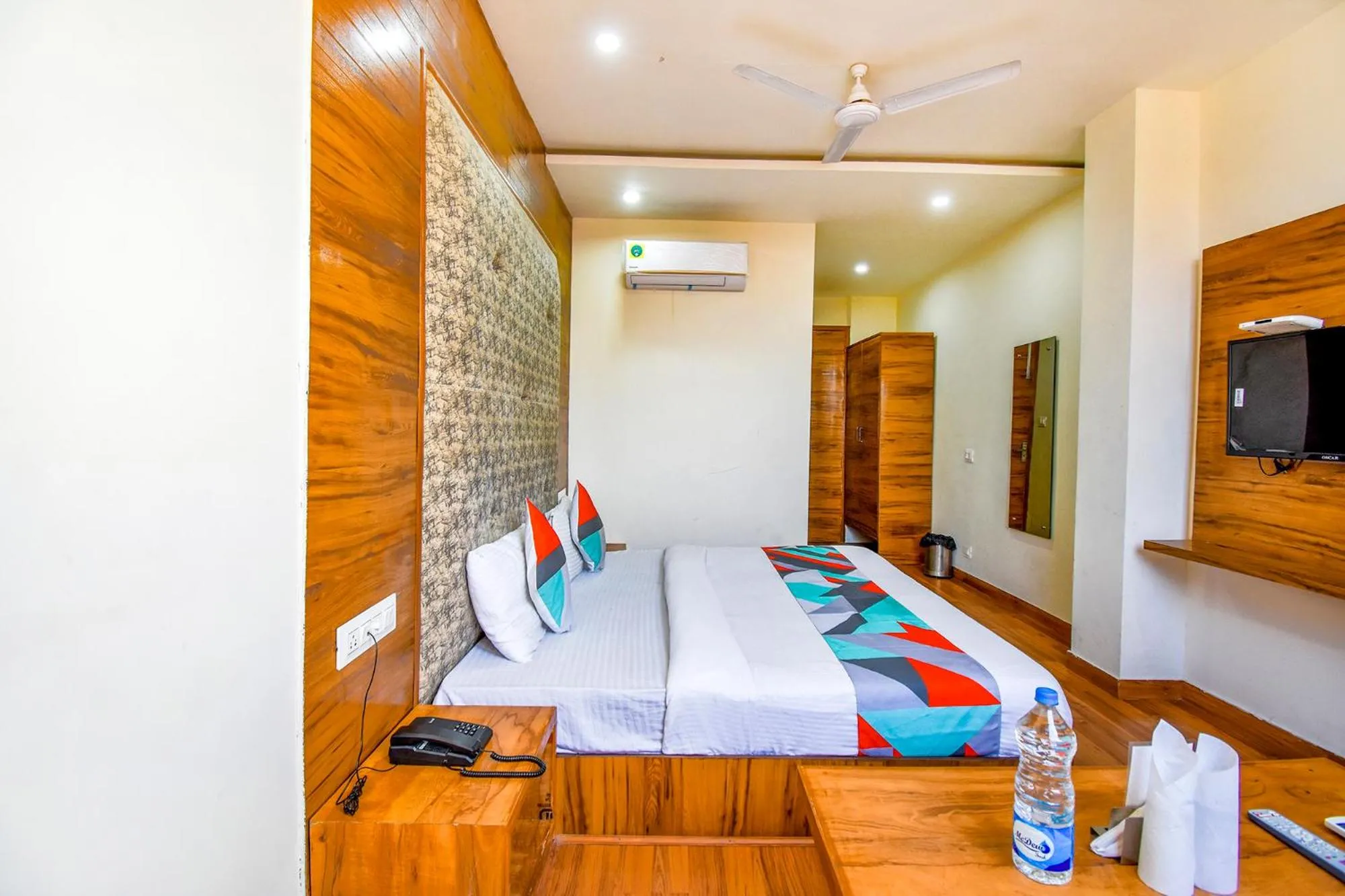 Bed in FabExpress Black Diamond