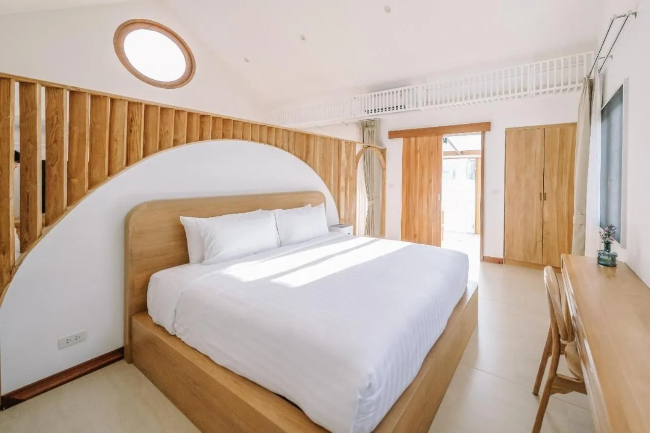 Bed in 108 Villa @ PongYang