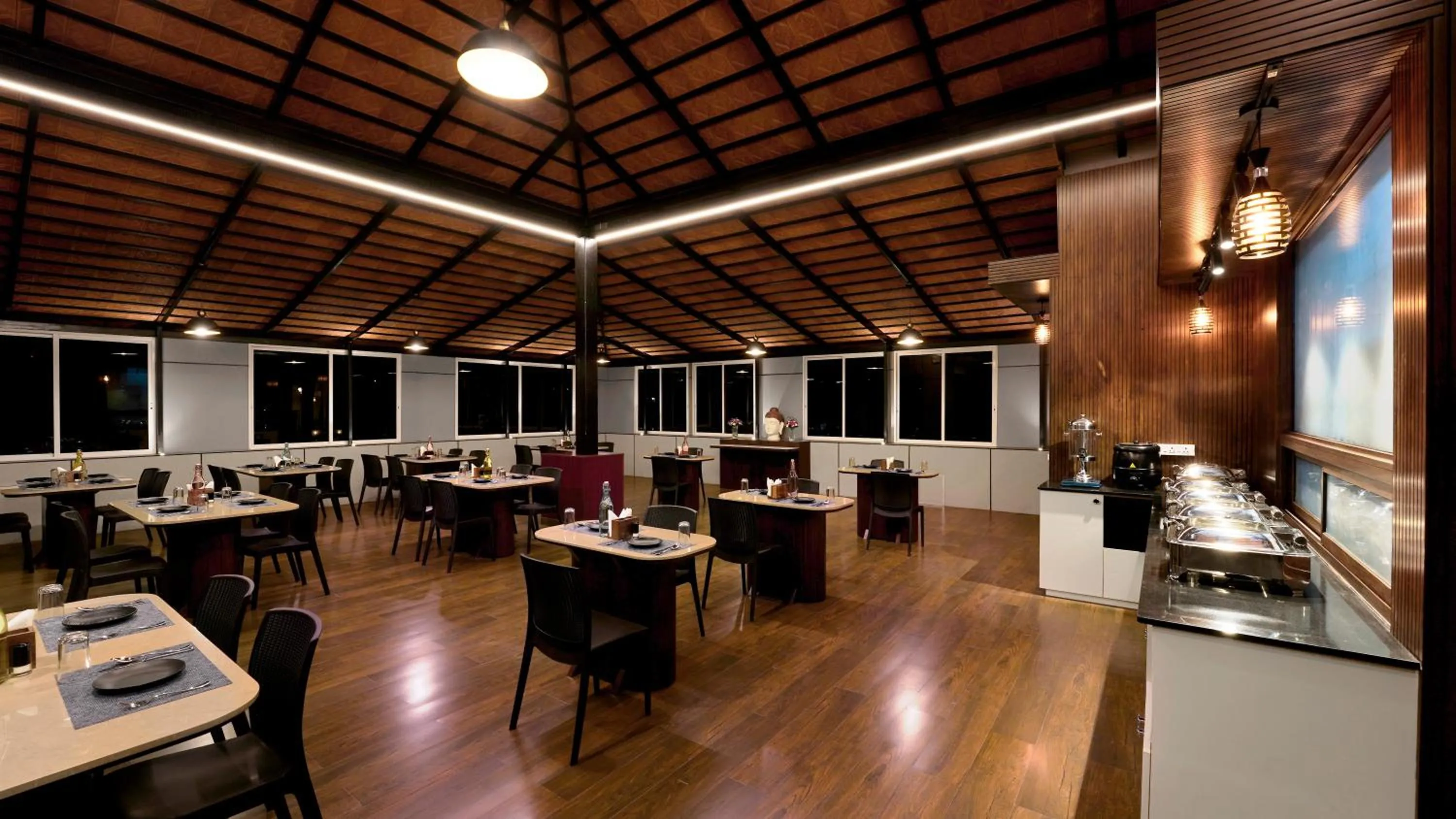 Restaurant/places to eat in Hotel Gwen By Rivido, Near IIM Bangalore Bannerghatta Road