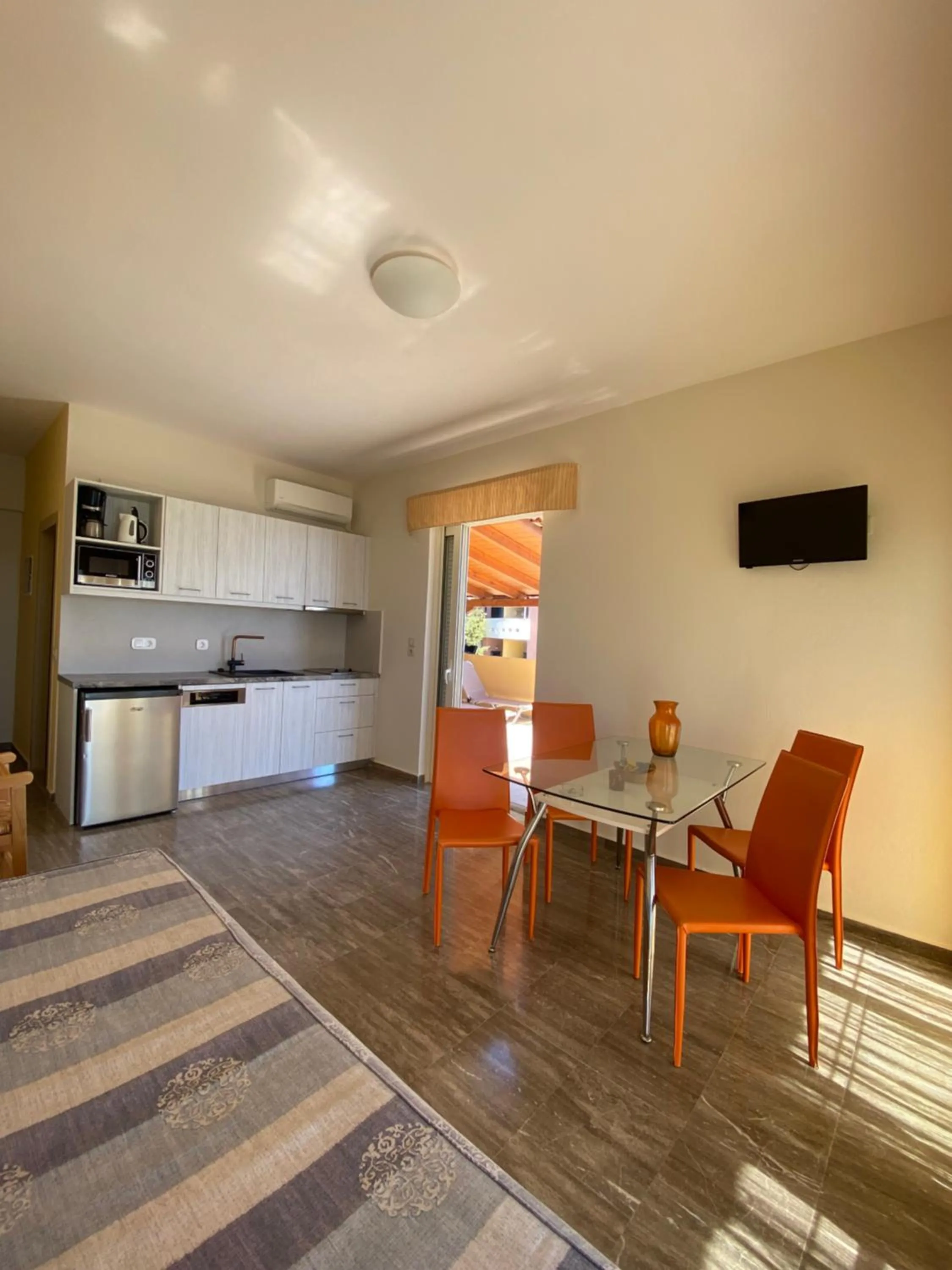 Dining area in Thalassa House Apartments