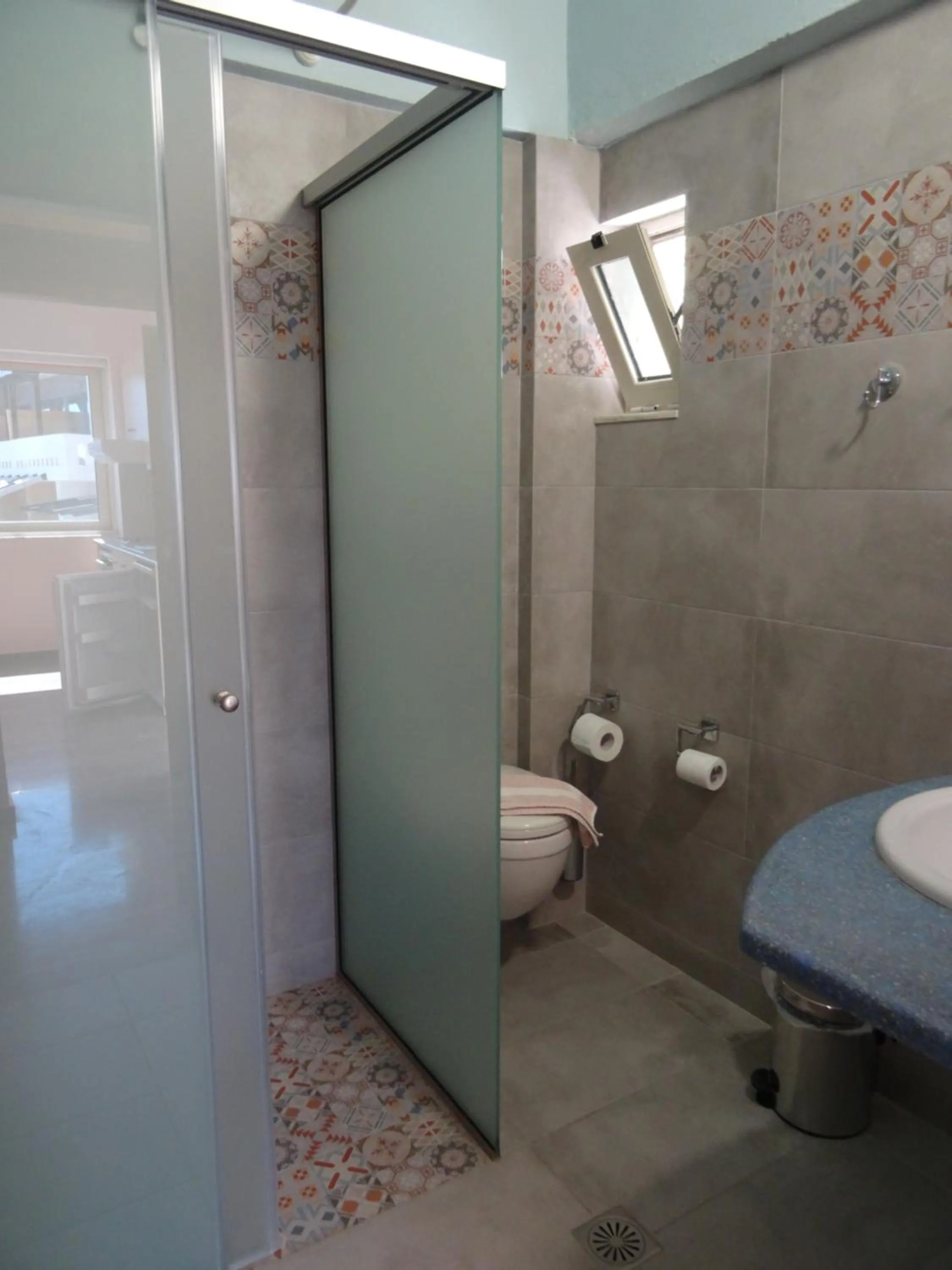 Shower in Thalassa House Apartments