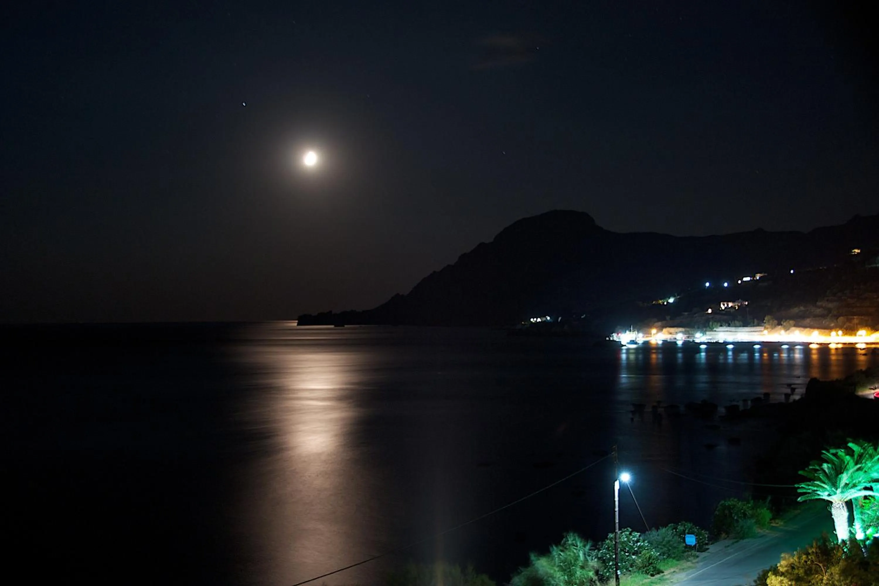 Night in Thalassa House Apartments