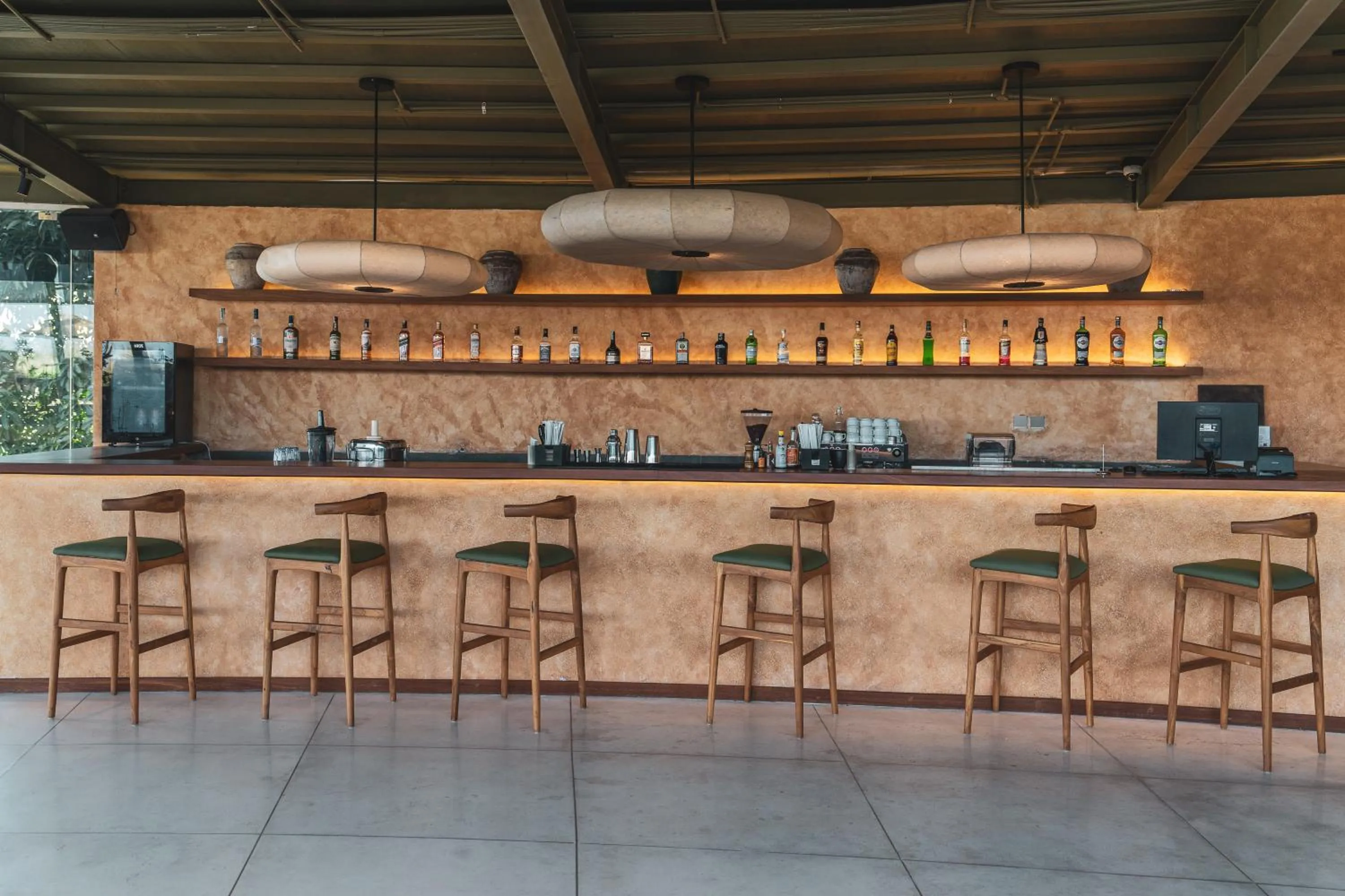 Lounge or bar in Grün Uluwatu