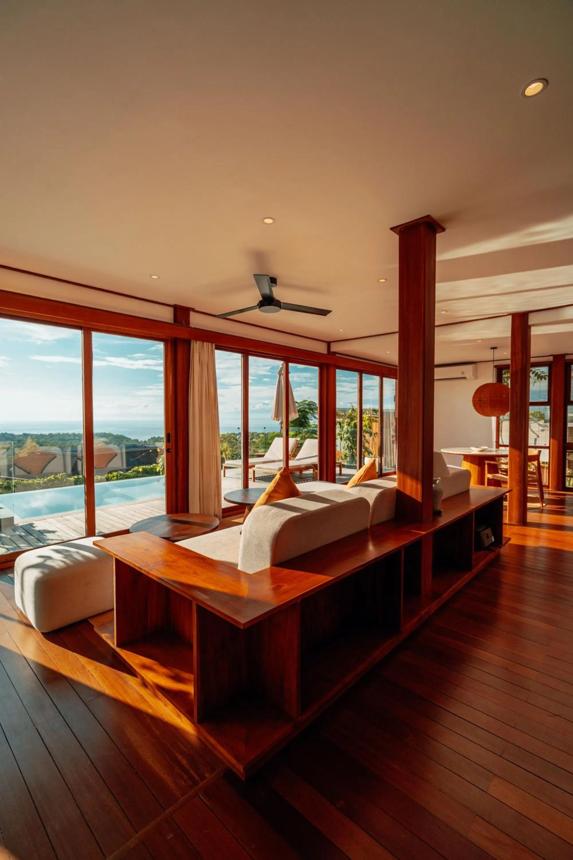 Living room, Bed in Grün Uluwatu