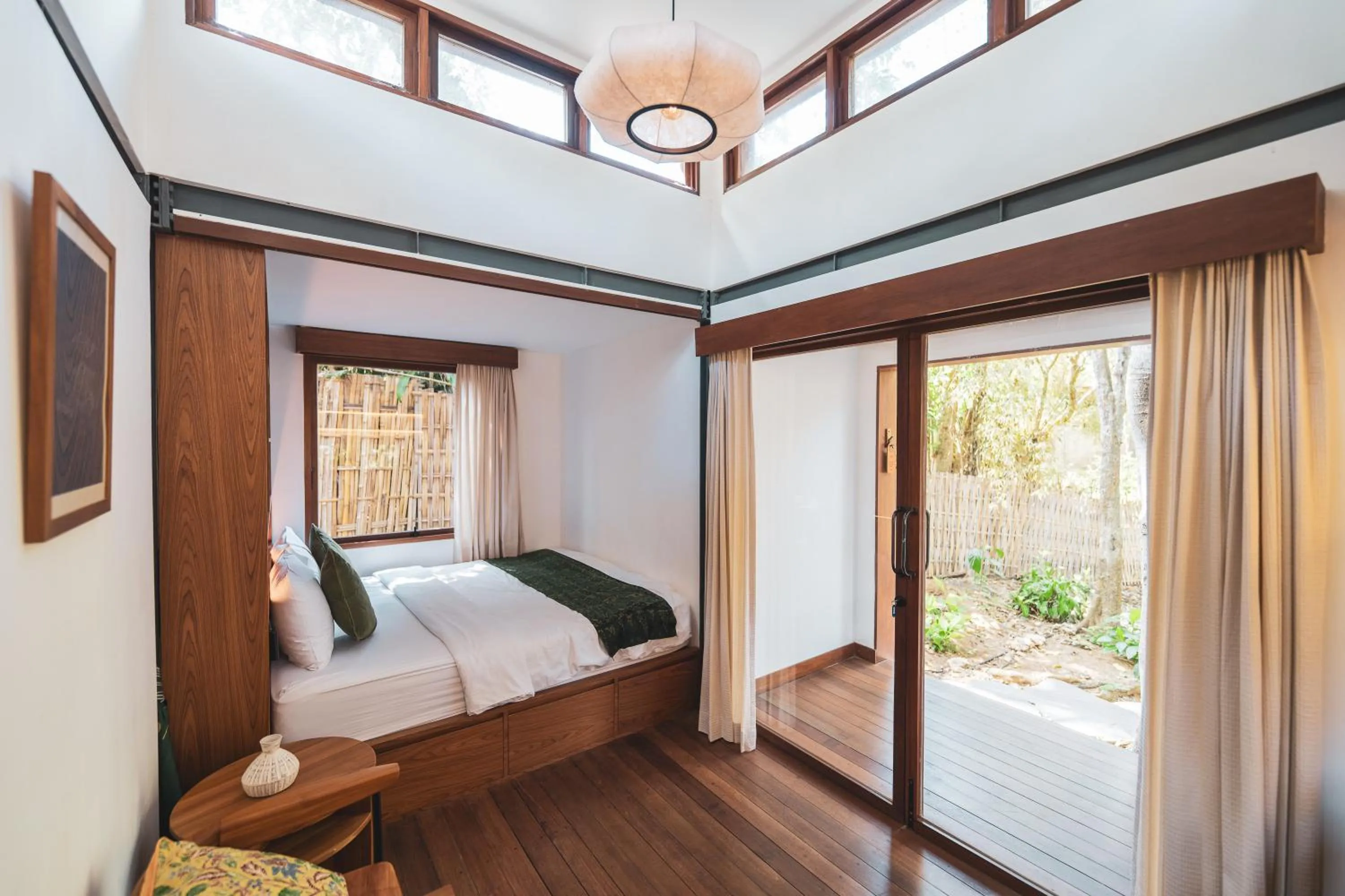 Bedroom, Bed in Grün Uluwatu