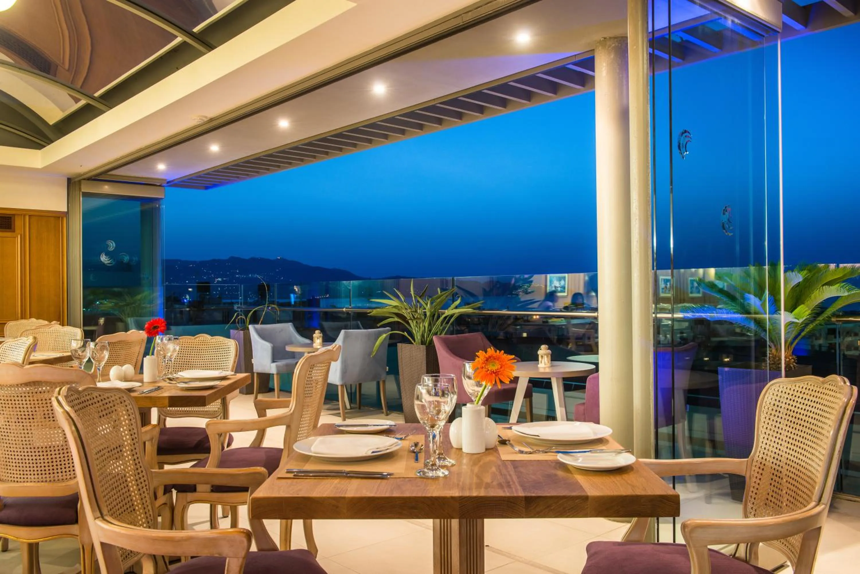 Restaurant/places to eat in Castello City Hotel