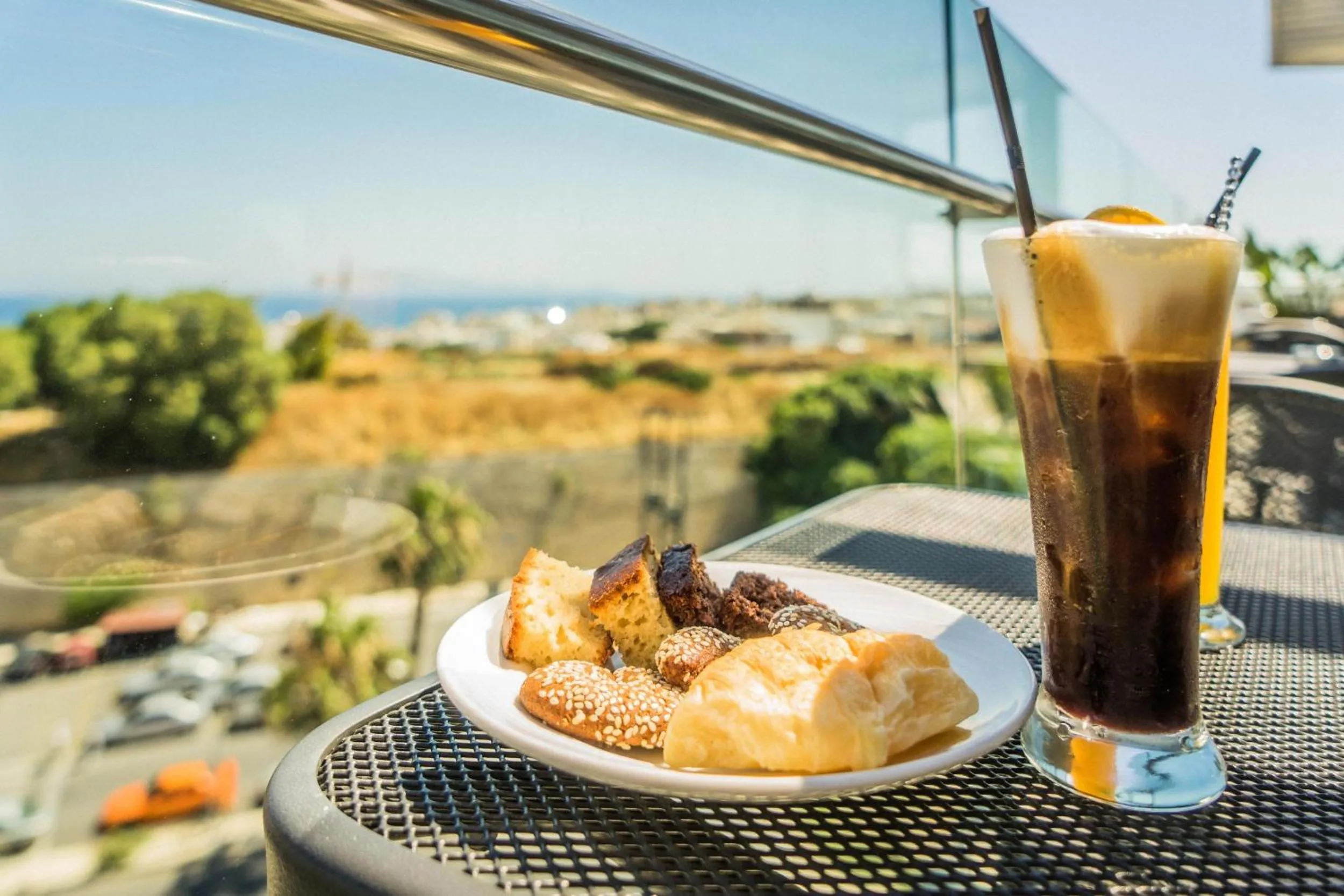 Food and drinks in Castello City Hotel