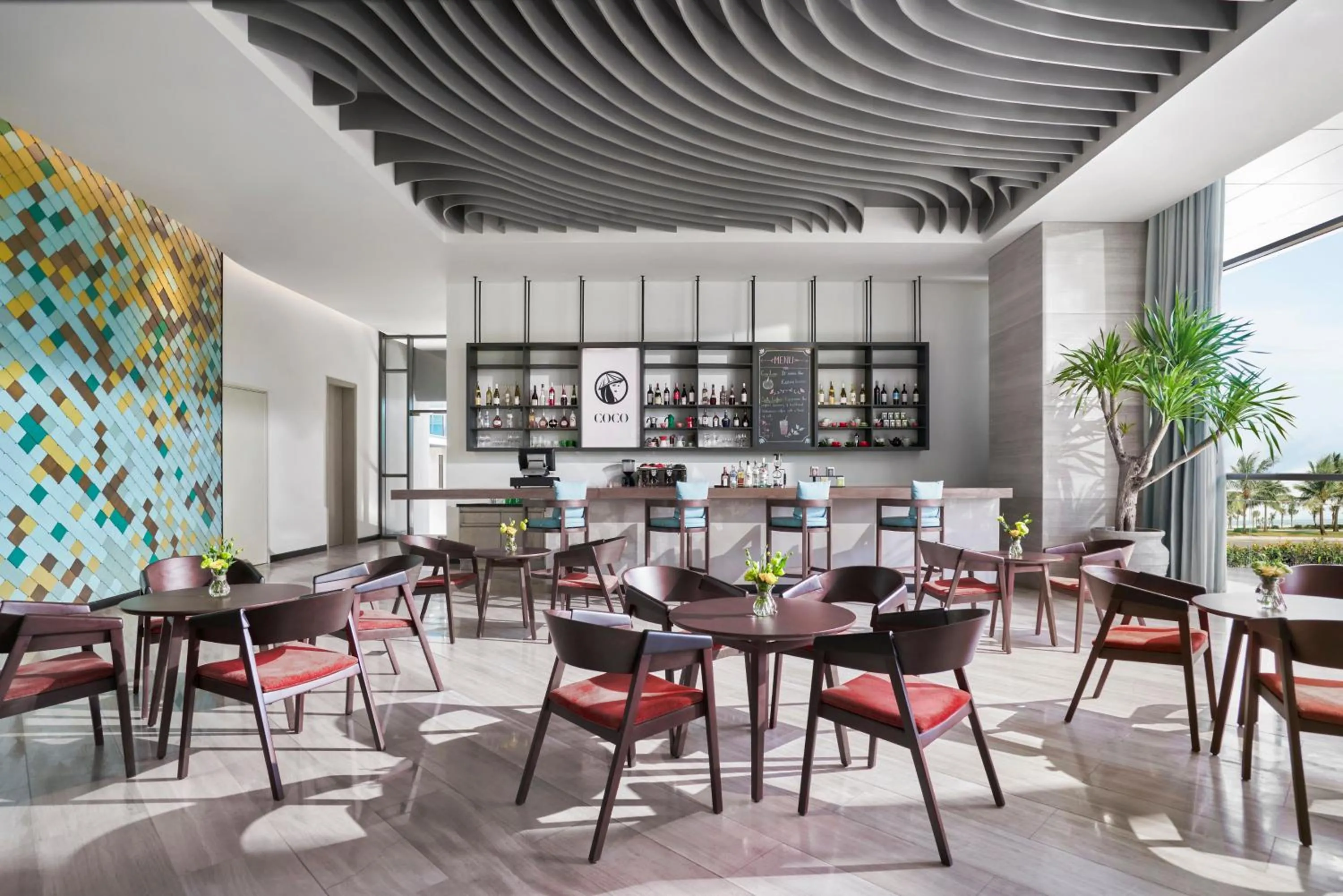 Lounge or bar in voco Ma Belle Danang by IHG