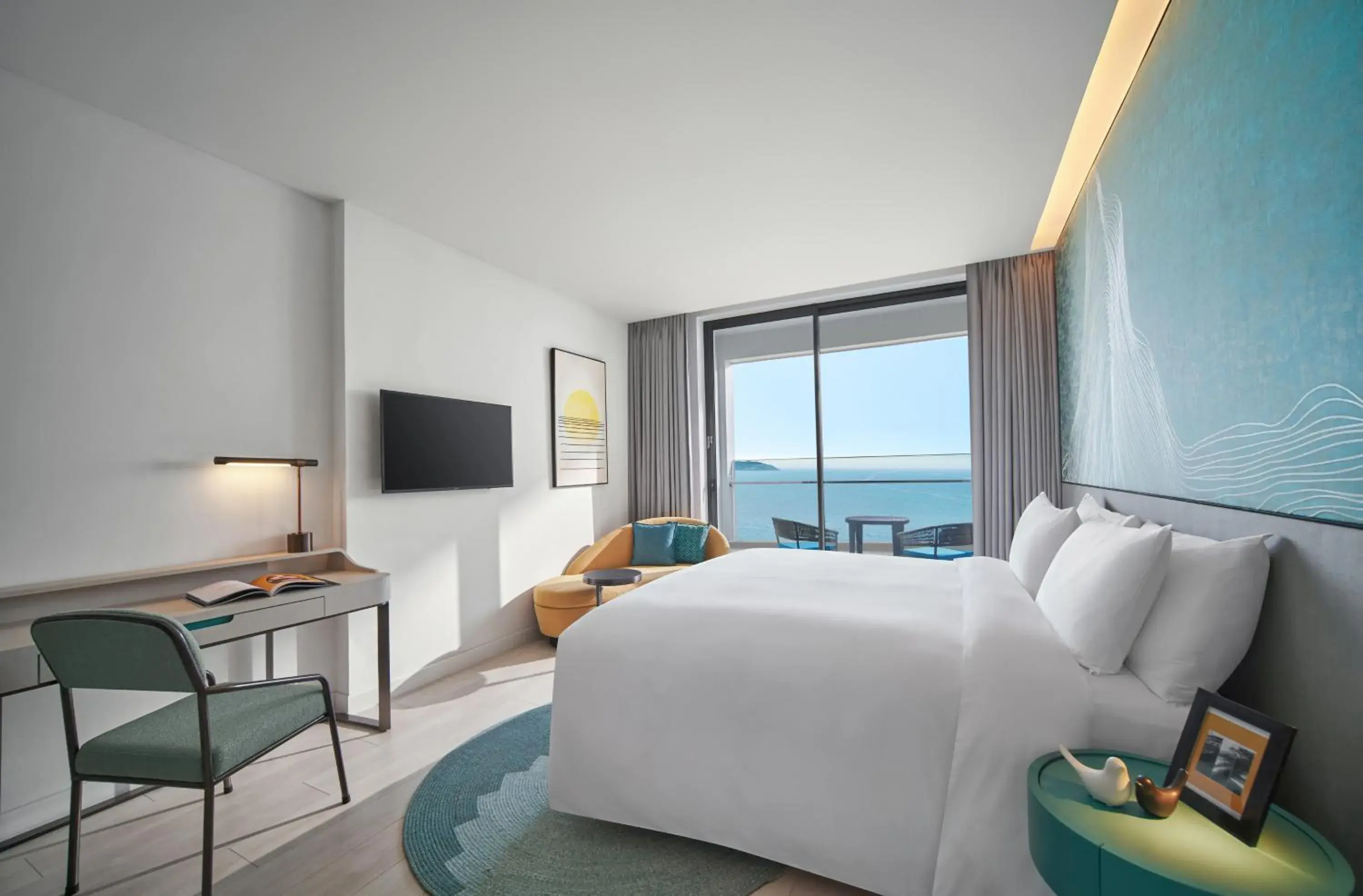 King Bed Deluxe Sea View with Balcony in voco Ma Belle Danang by IHG King Bed Deluxe Sea View with Balcony in voco Ma Belle Danang by IHG