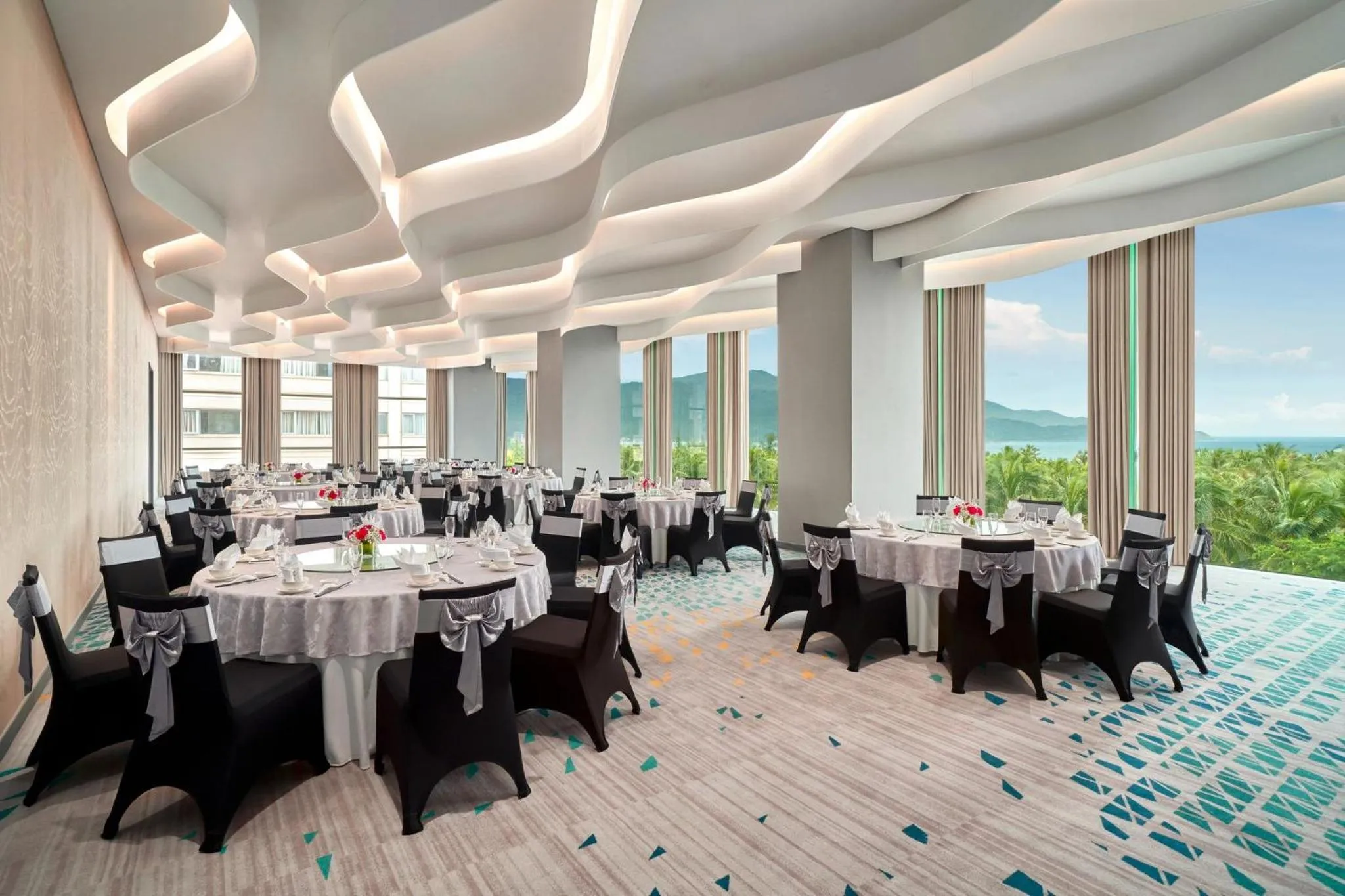 Meeting/conference room in voco Ma Belle Danang by IHG