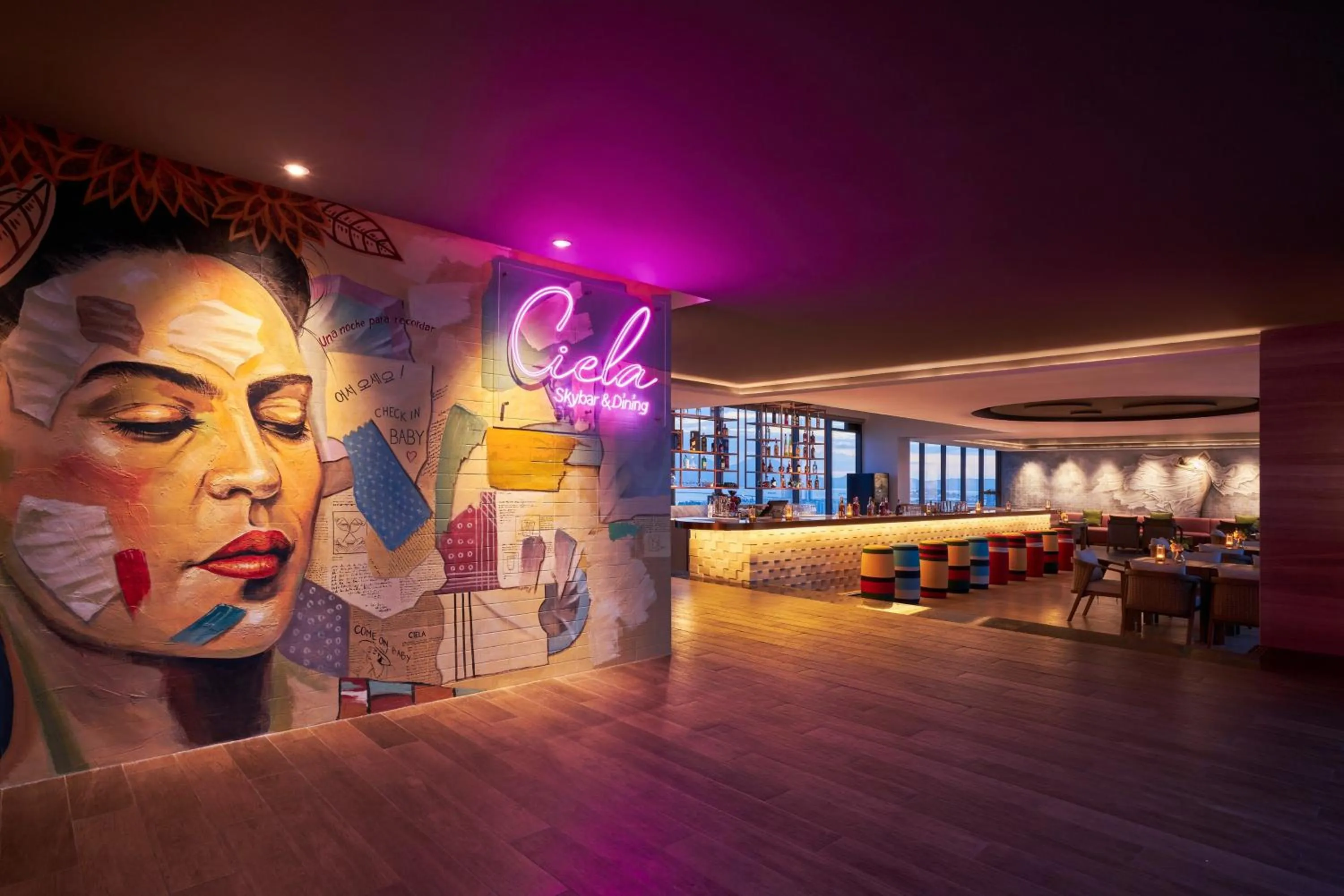 Lounge or bar in voco Ma Belle Danang by IHG