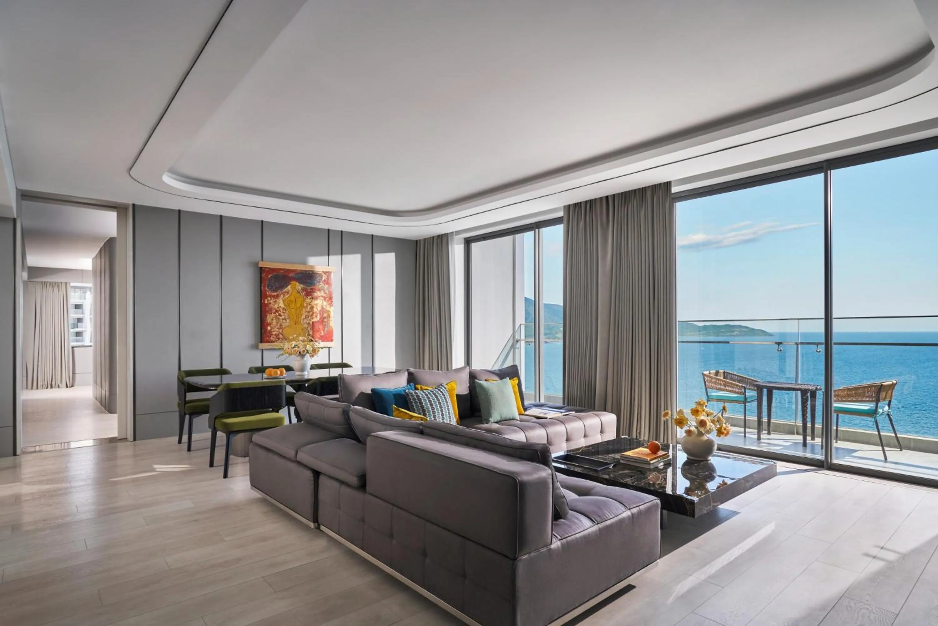 Photo of the whole room in voco Ma Belle Danang by IHG