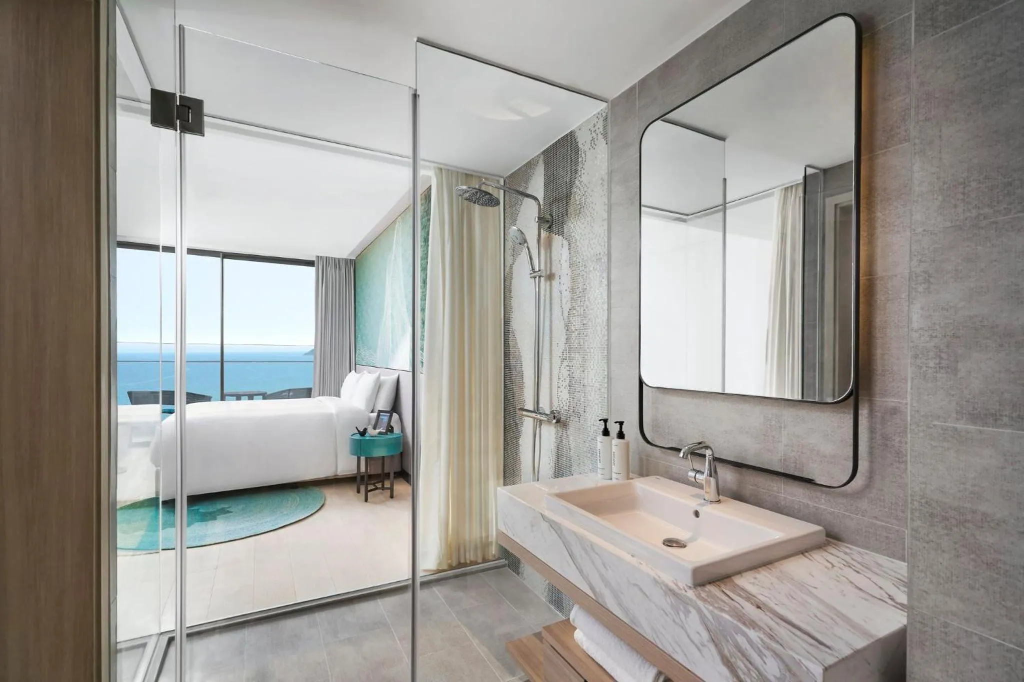 Photo of the whole room, Bed in voco Ma Belle Danang by IHG