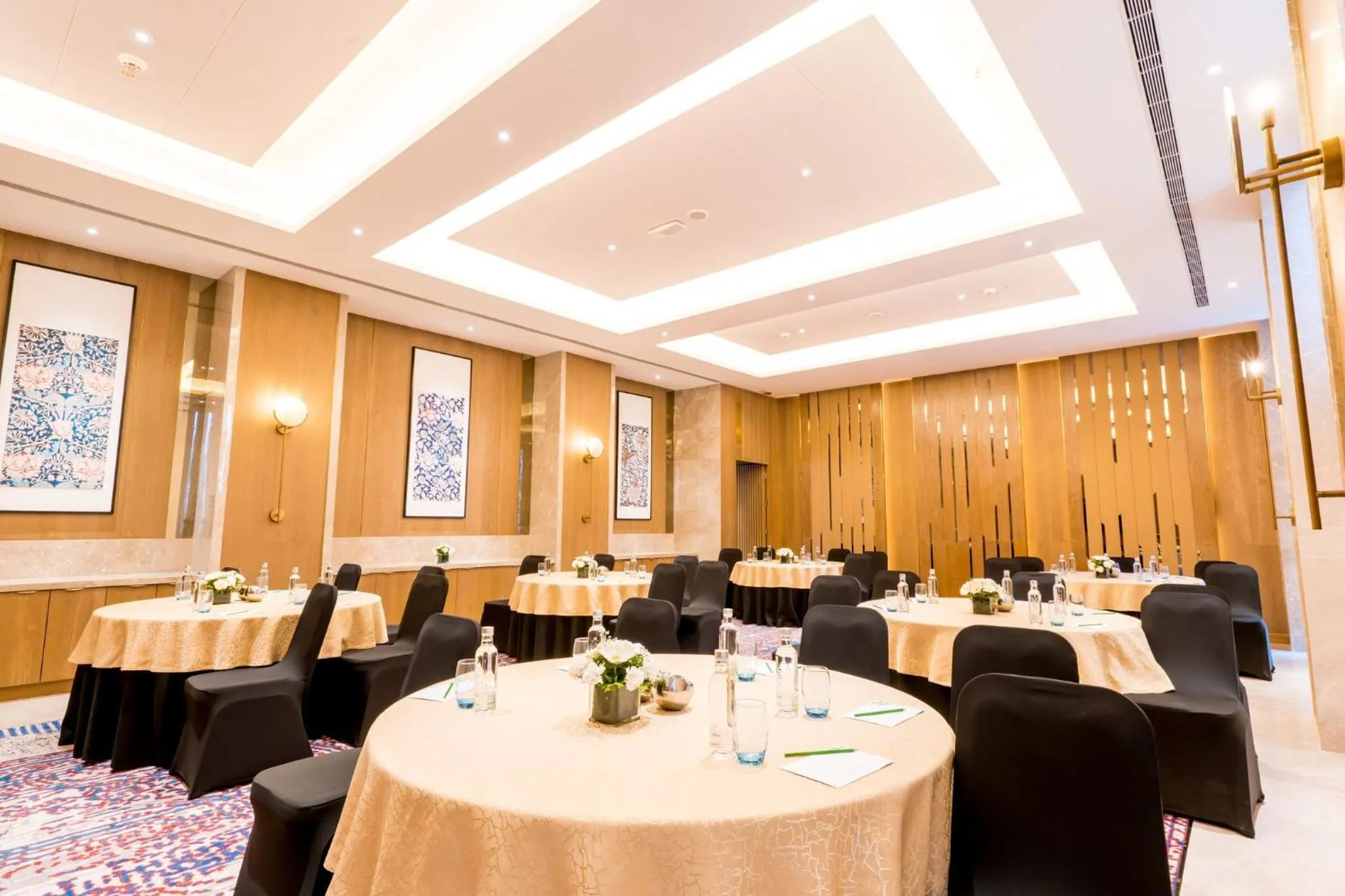 Meeting/conference room in Holiday Inn Lucknow Airport by IHG