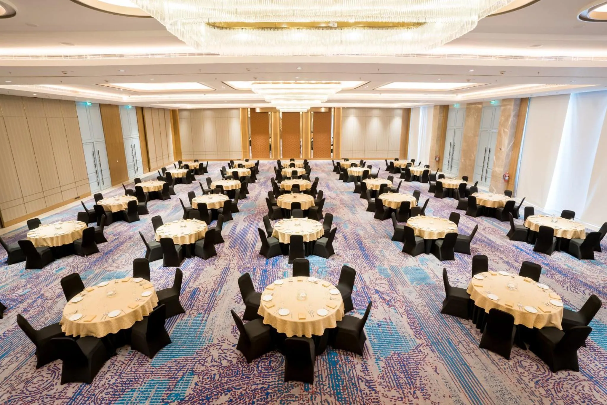 Meeting/conference room in Holiday Inn Lucknow Airport by IHG