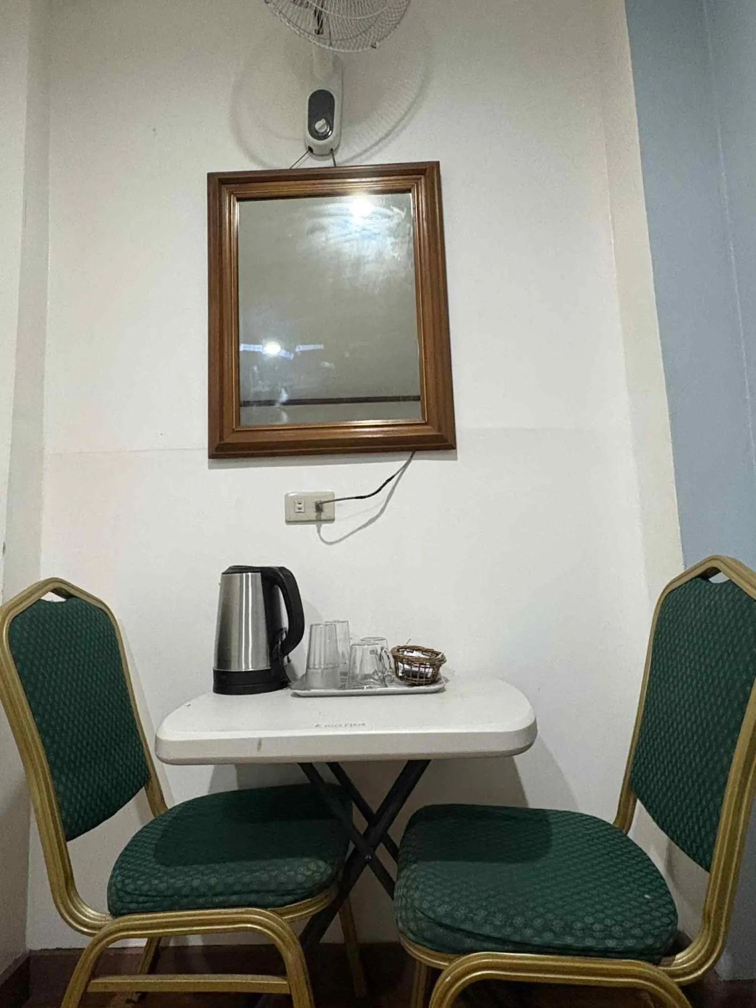 Bedroom in duck inn manila