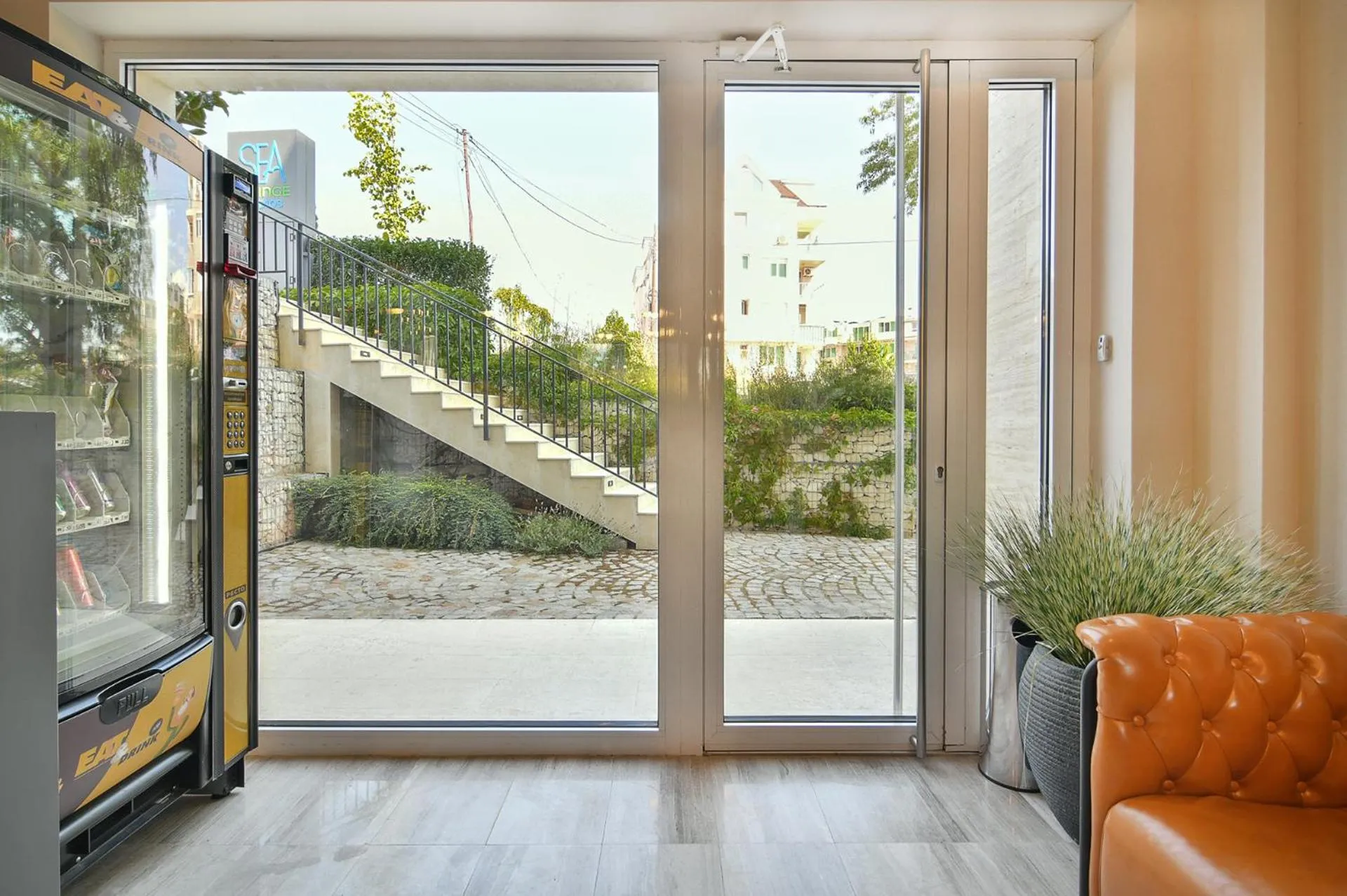 Facade/entrance in Sea lounge