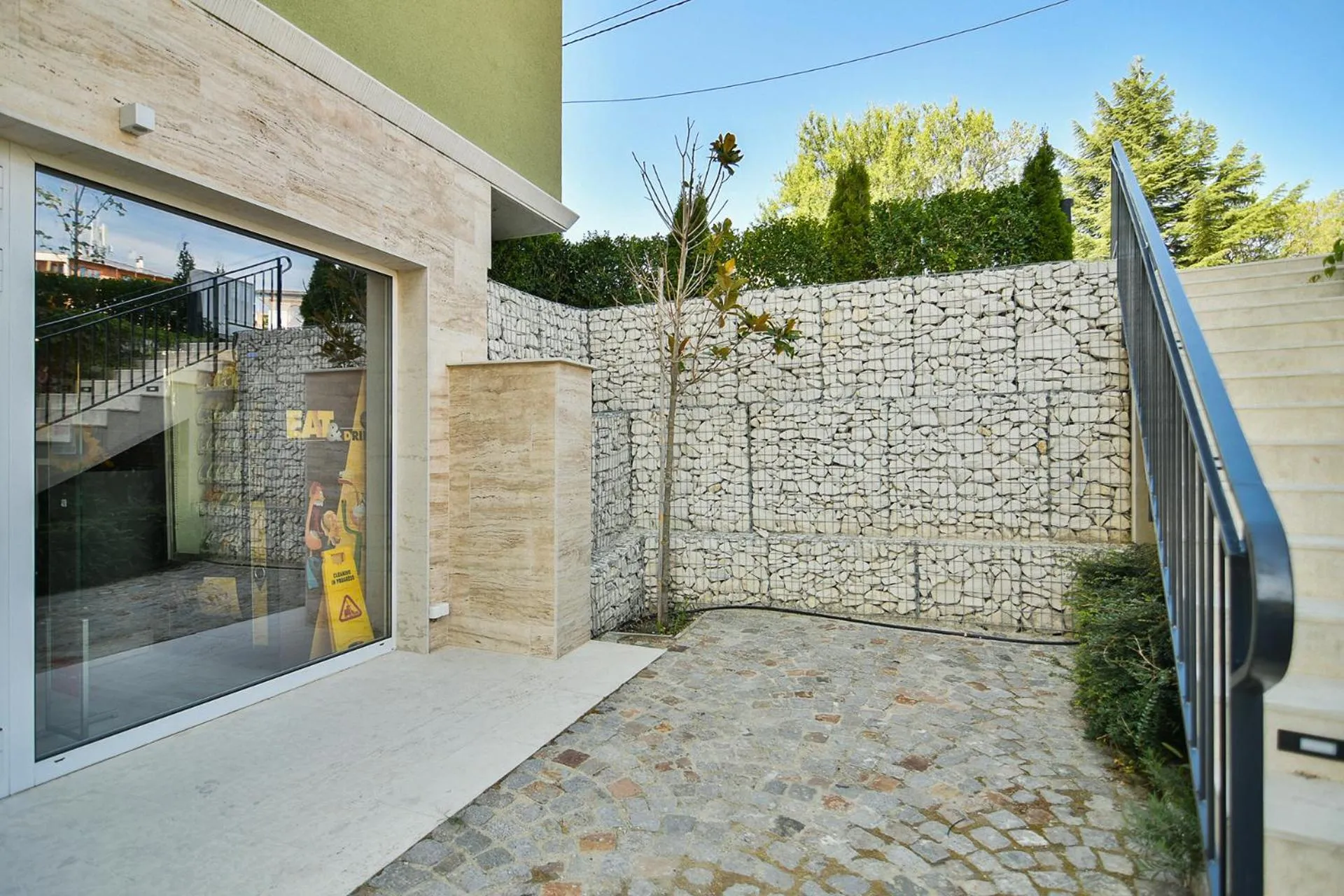 Property building in Sea lounge