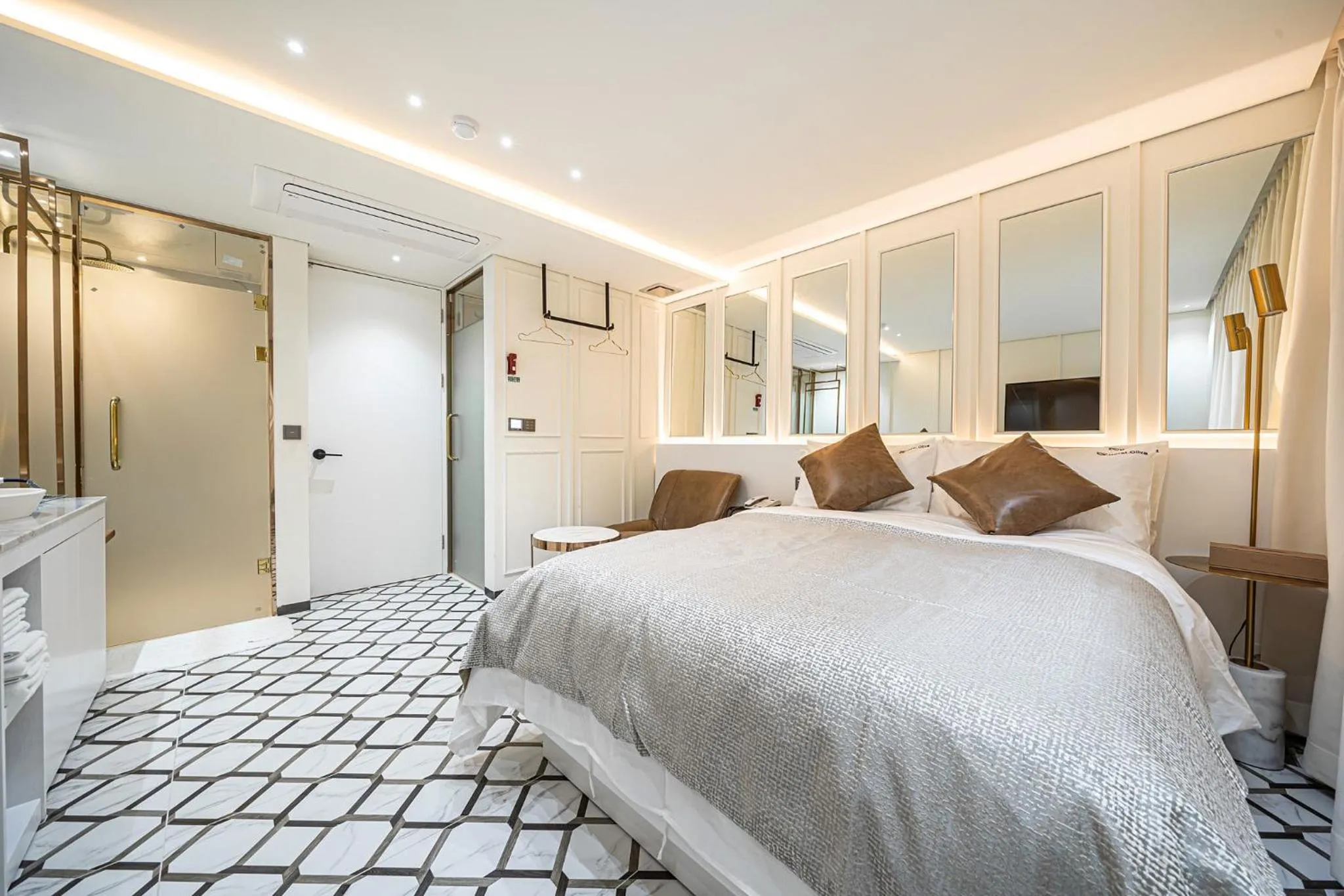 Bed in Jongno Olive Hotel