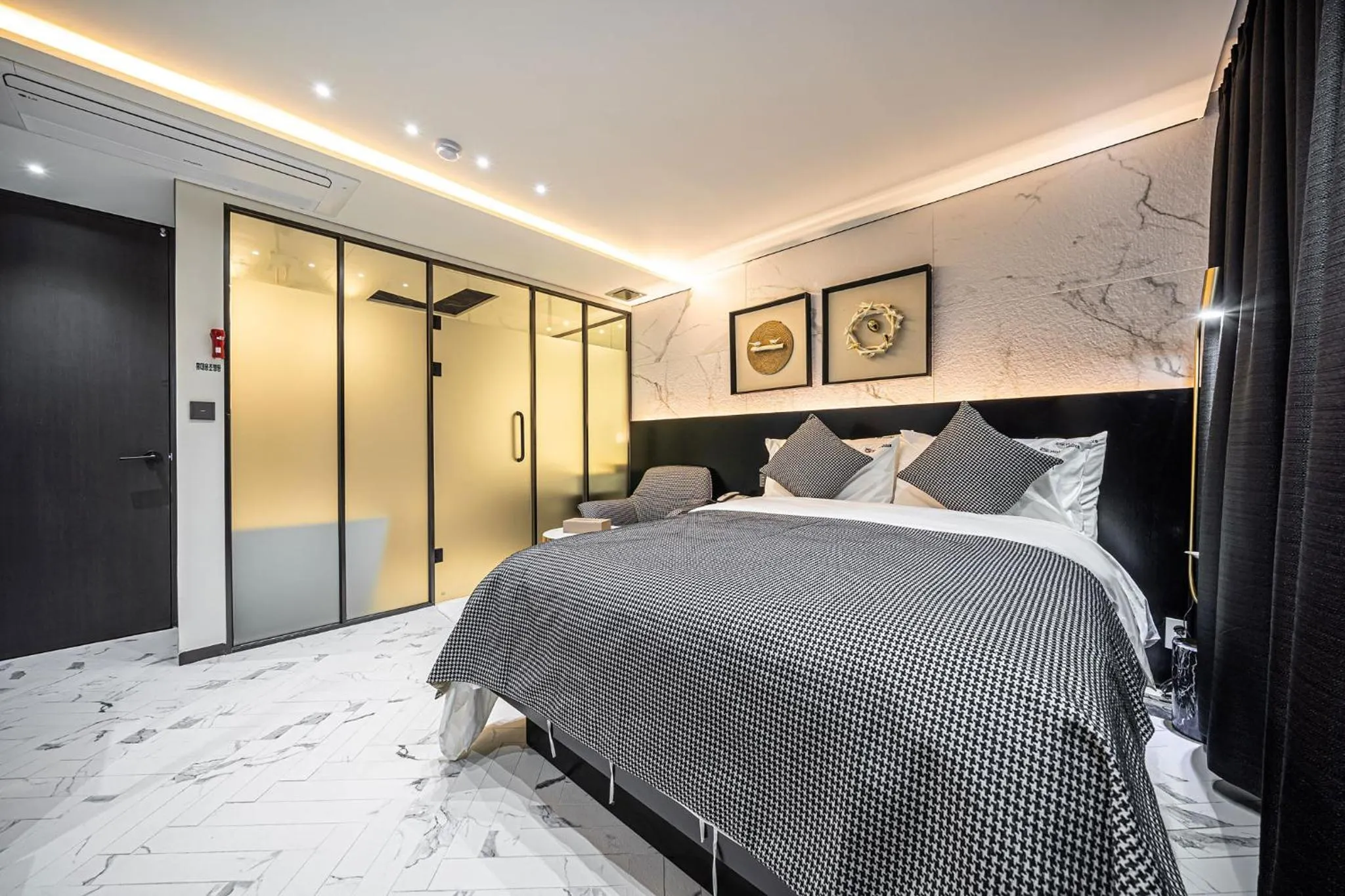 Bed in Jongno Olive Hotel