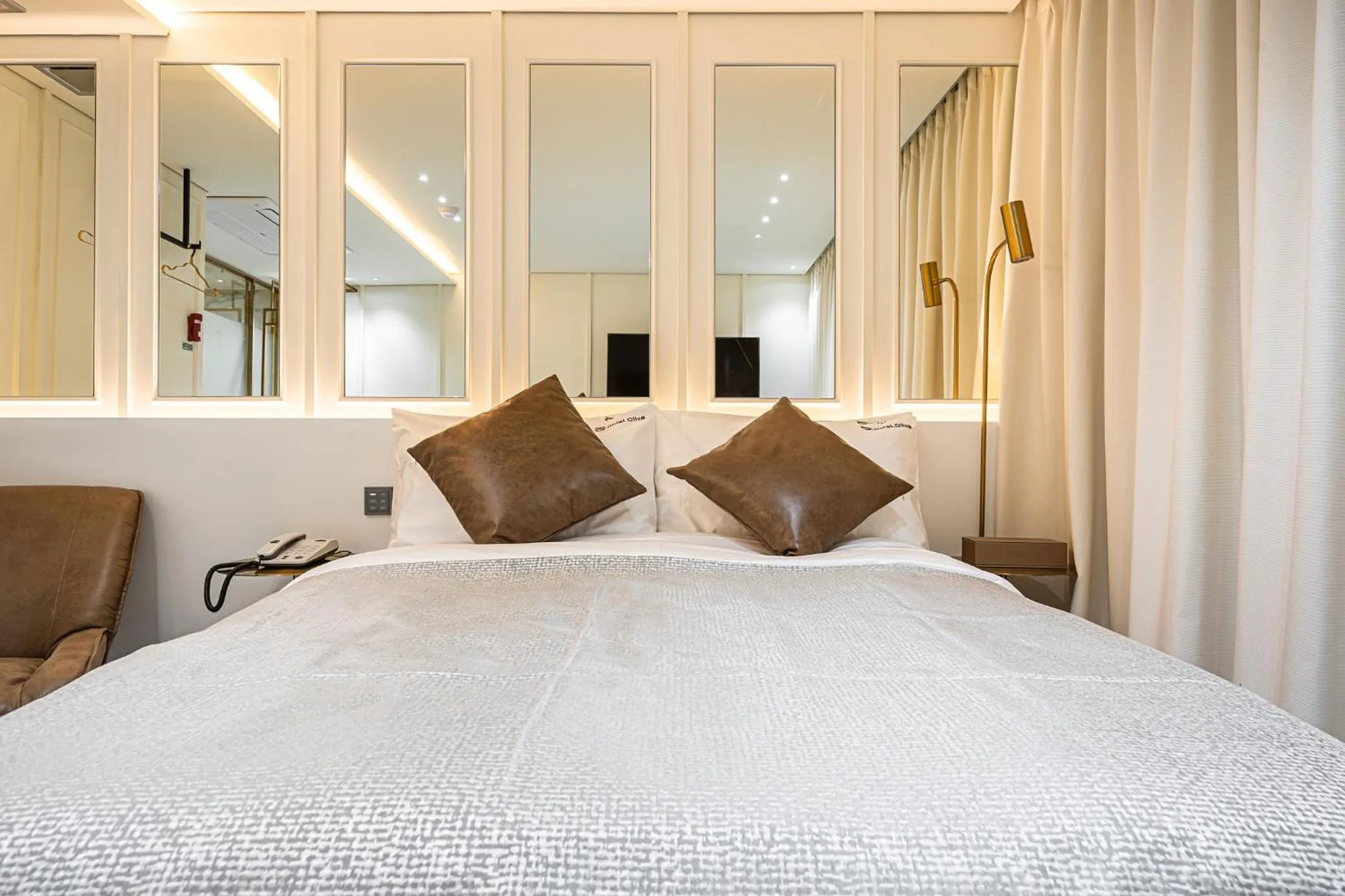 Bed in Jongno Olive Hotel