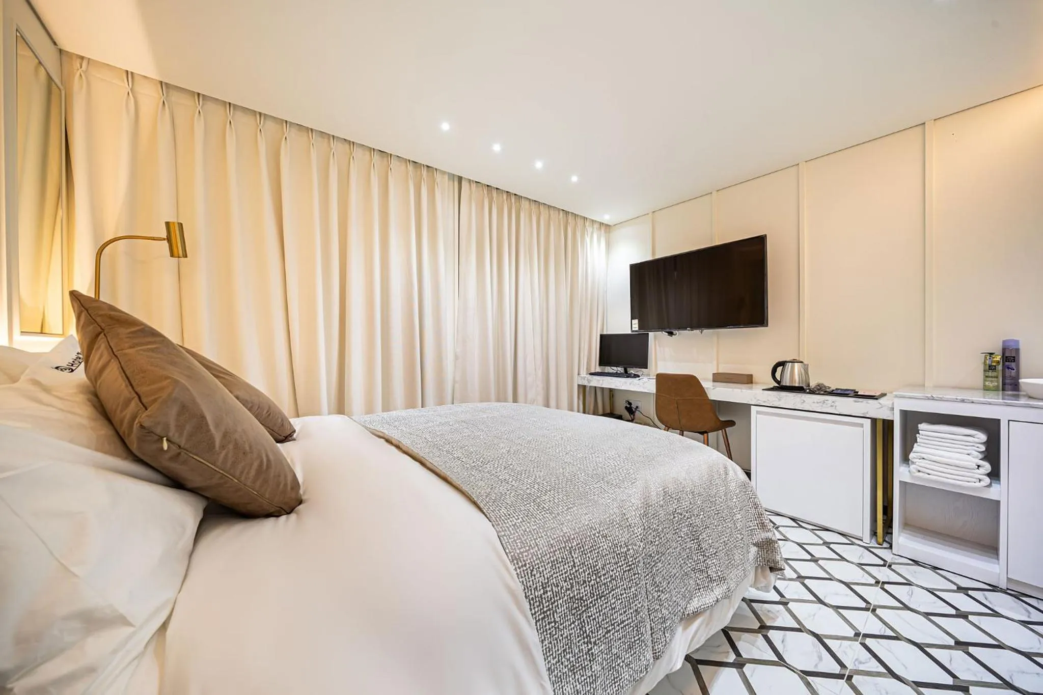 Bed in Jongno Olive Hotel