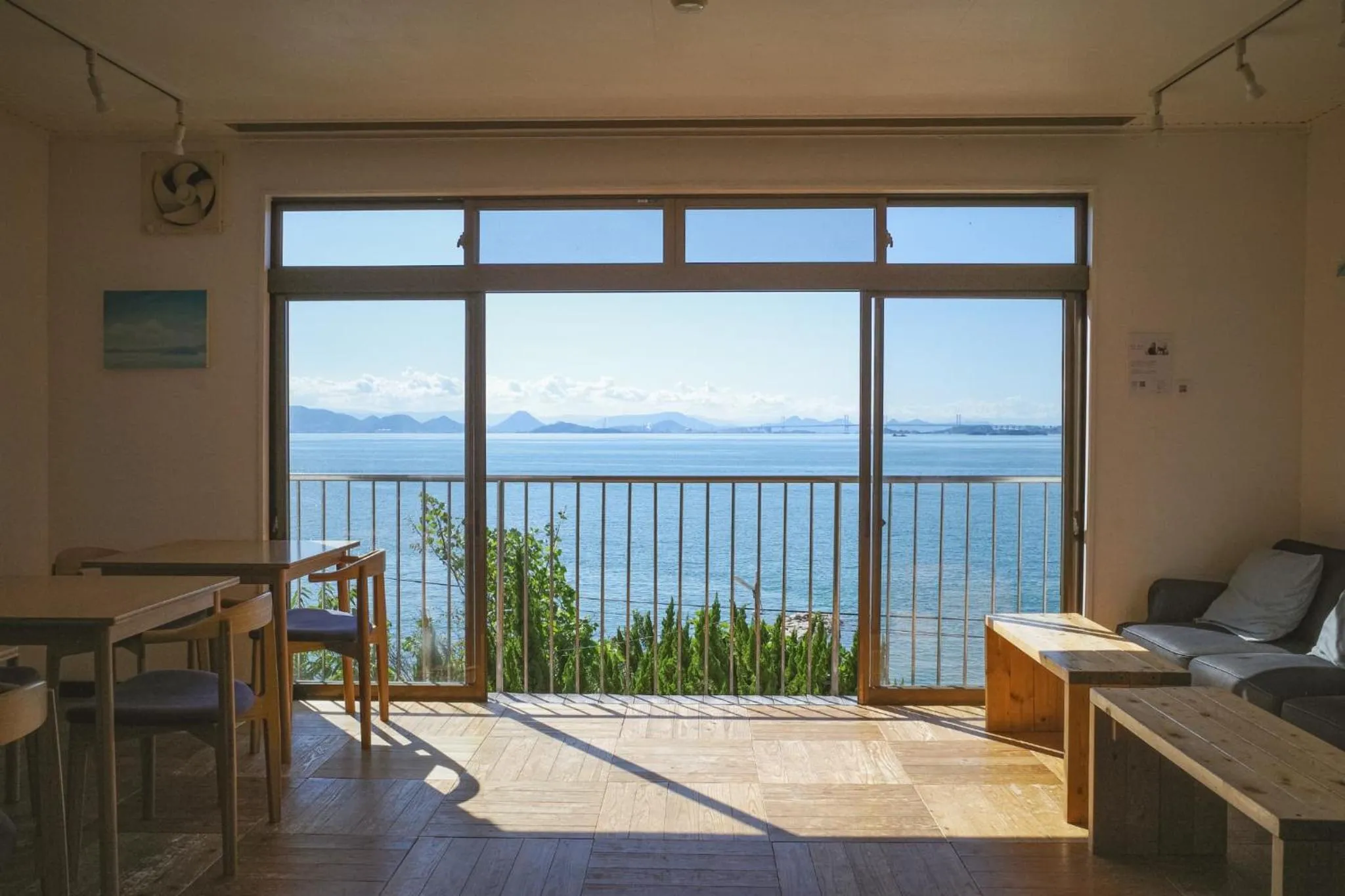 Restaurant/places to eat in DENIM HOSTEL float