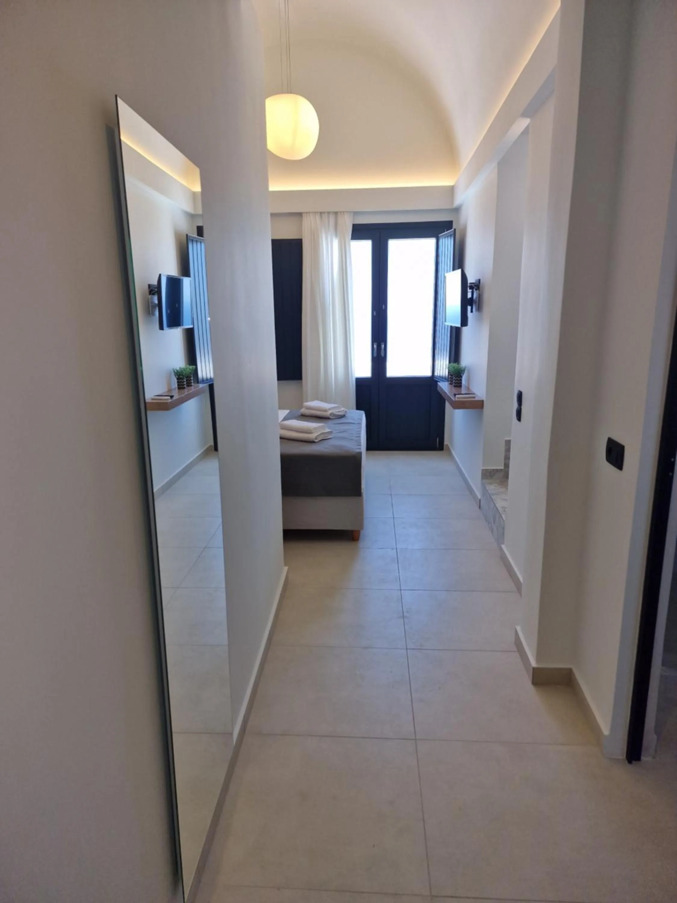 Photo of the whole room, Bed in Cuore Santo Suites